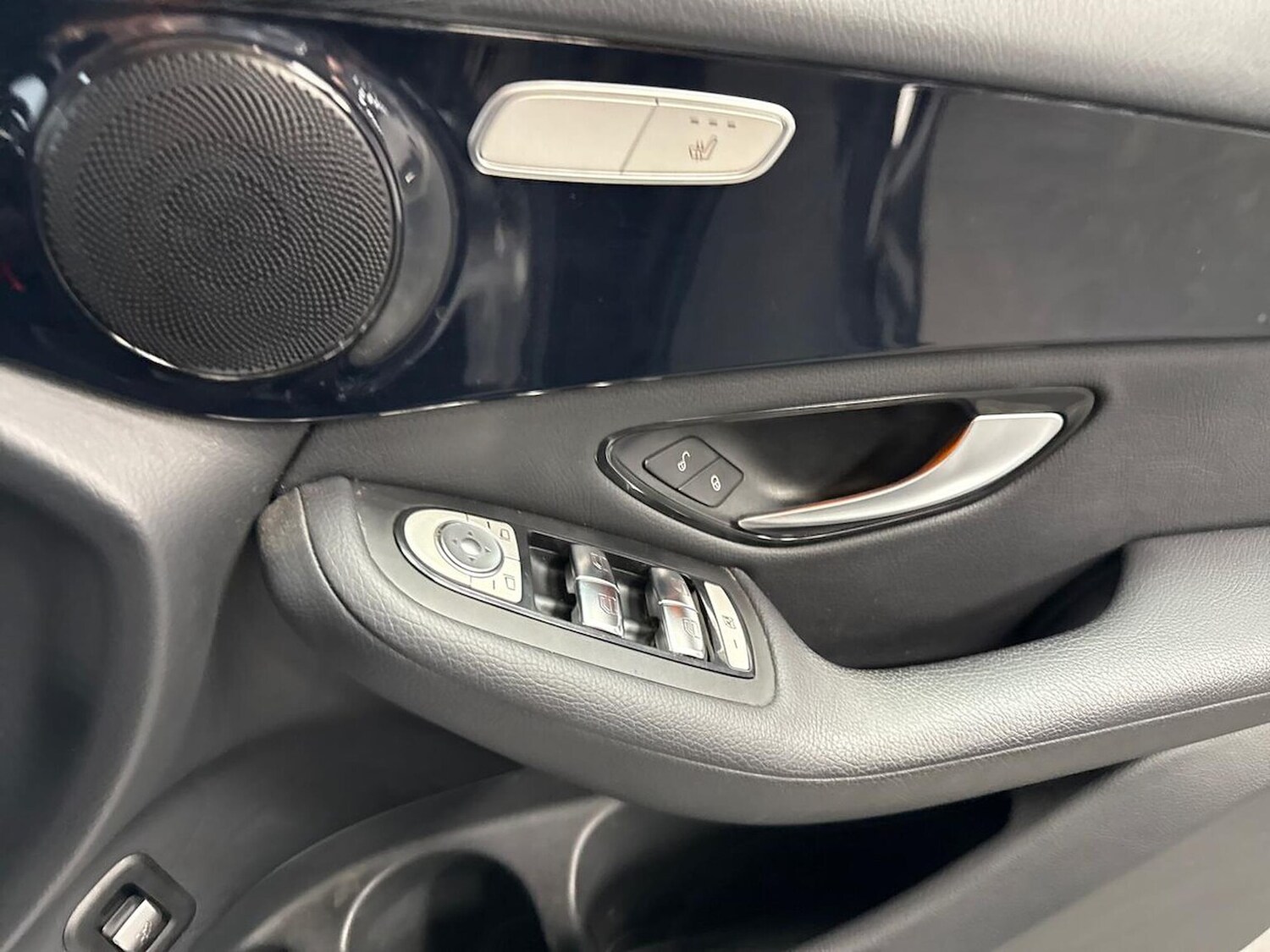 Used Mercedes-Benz GLC 2018 for sale - 76045973: Photo 21