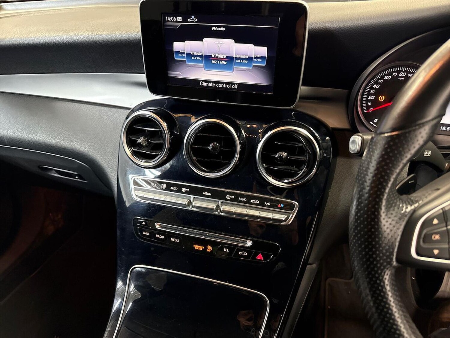 Used Mercedes-Benz GLC 2018 for sale - 76045973: Photo 23