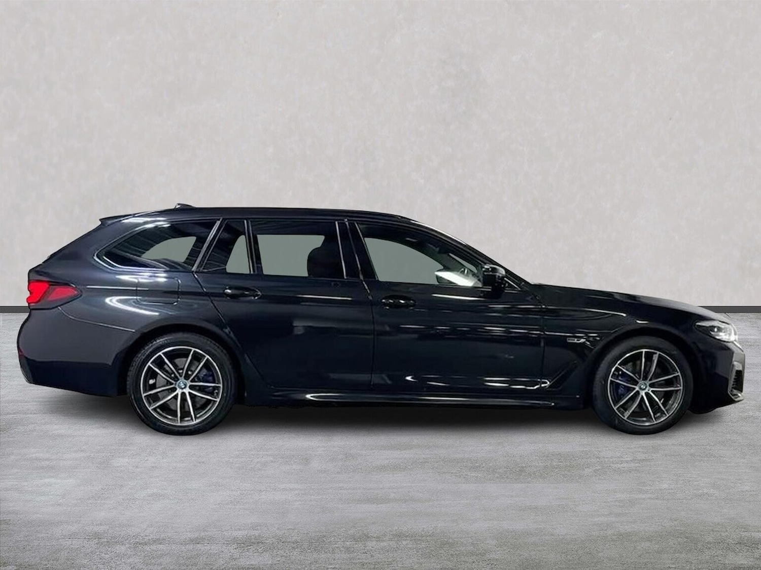 Used BMW 5 Series 2023 for sale - 76845238: Photo 3