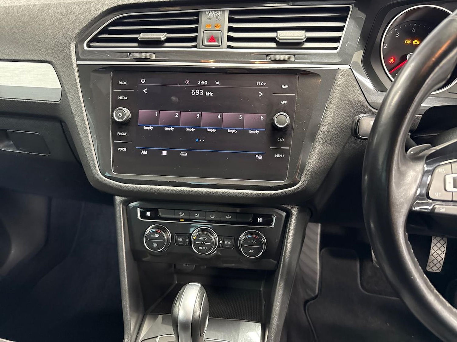 Used Volkswagen Tiguan 2020 for sale - 76365039: Photo 13