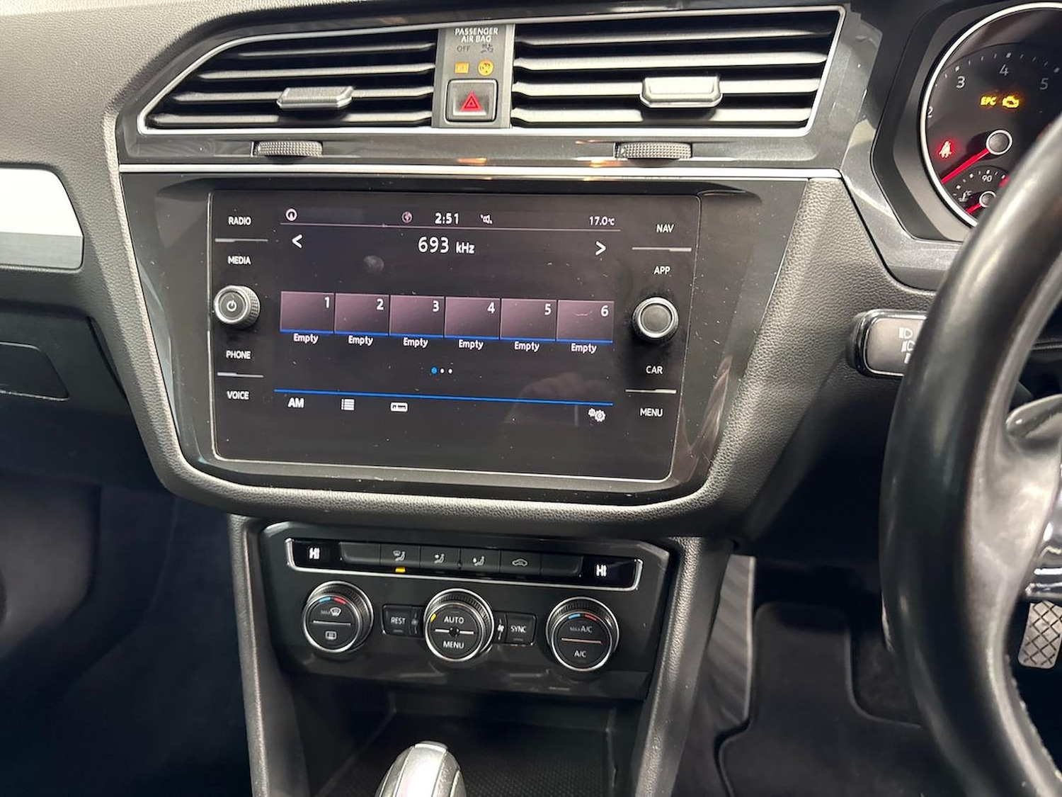 Used Volkswagen Tiguan 2020 for sale - 76365039: Photo 23