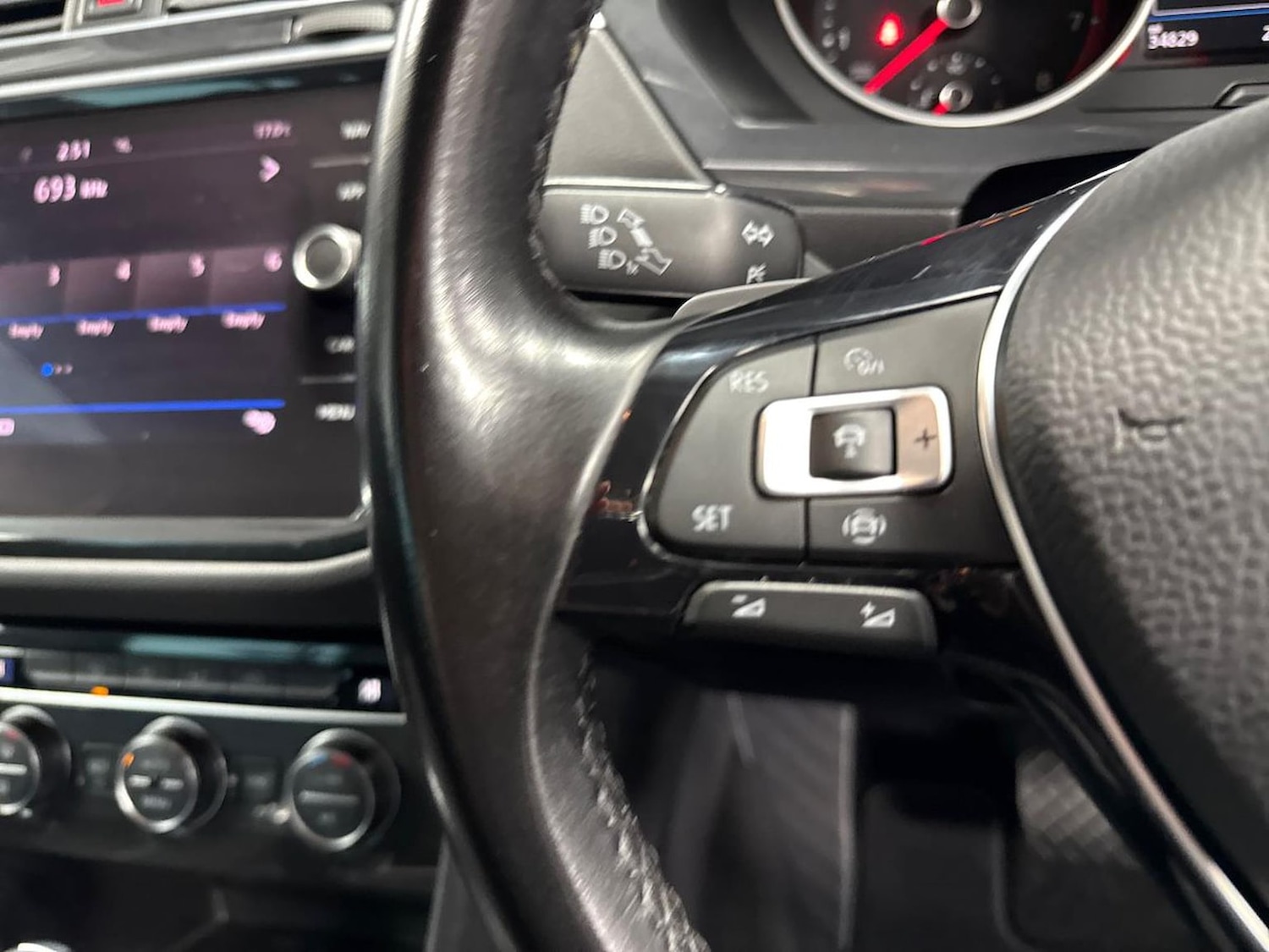 Used Volkswagen Tiguan 2020 for sale - 76365039: Photo 24