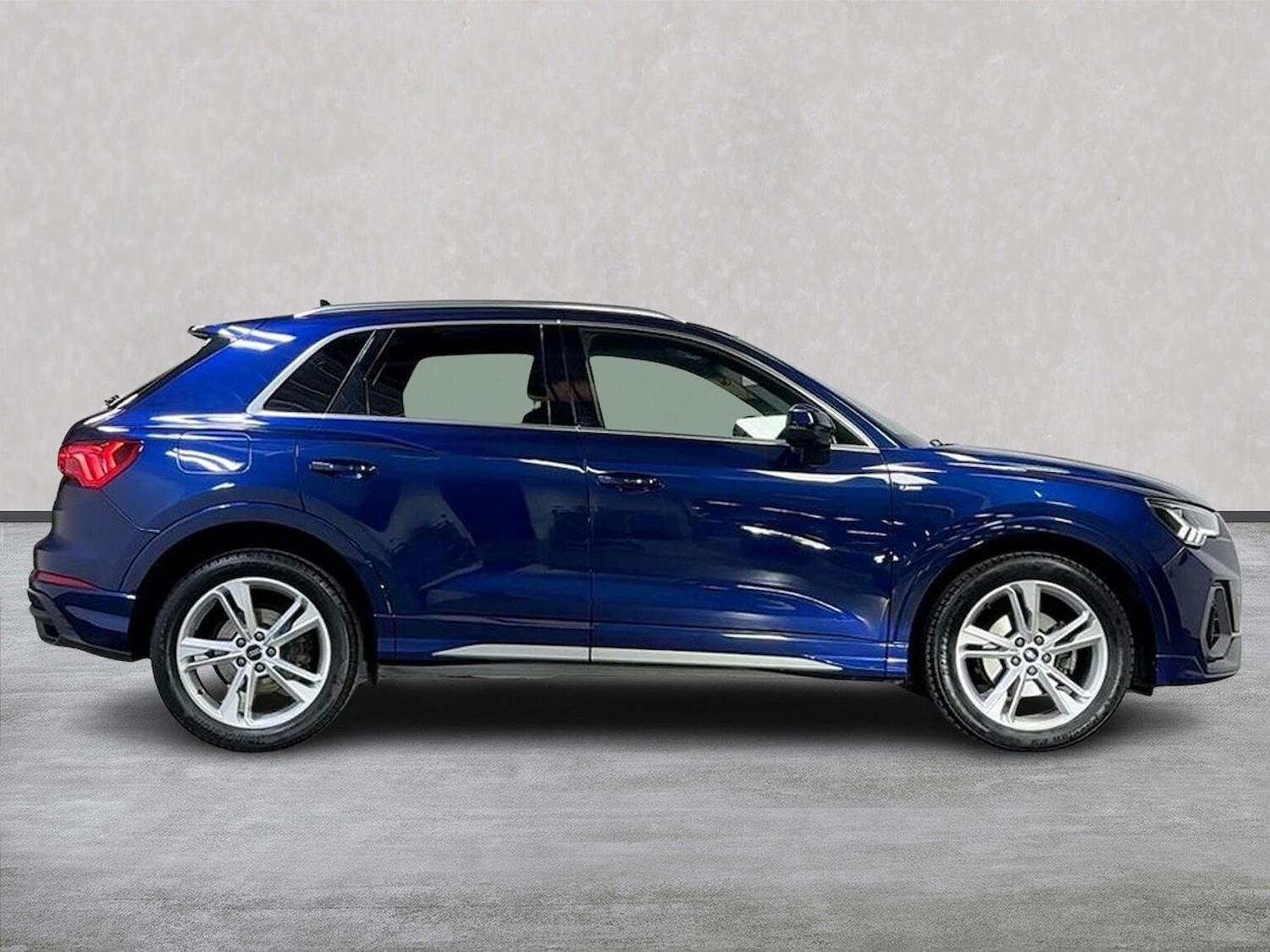 Used Audi Q3 2023 for sale - 76455239: Photo 3