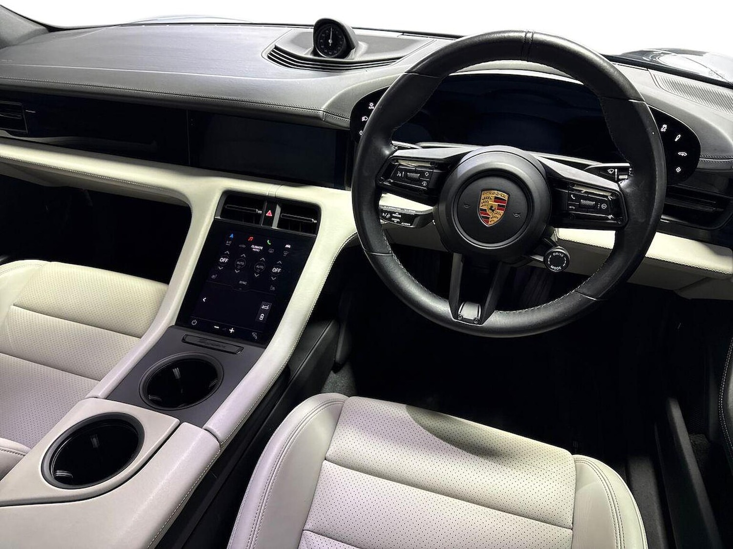 Used Porsche Taycan 2020 for sale - 78191952: Photo 11