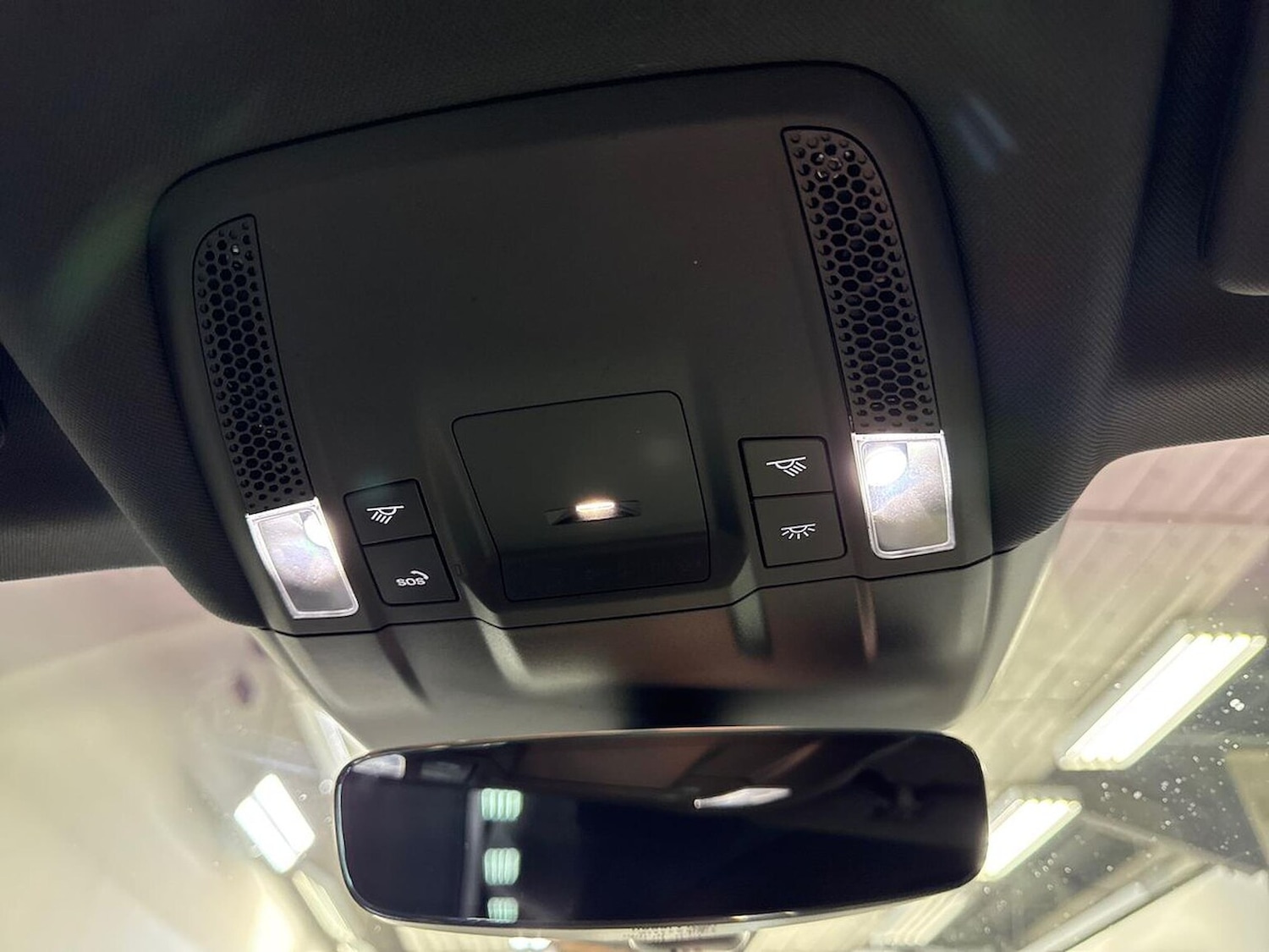 Used Porsche Taycan 2020 for sale - 78191952: Photo 16