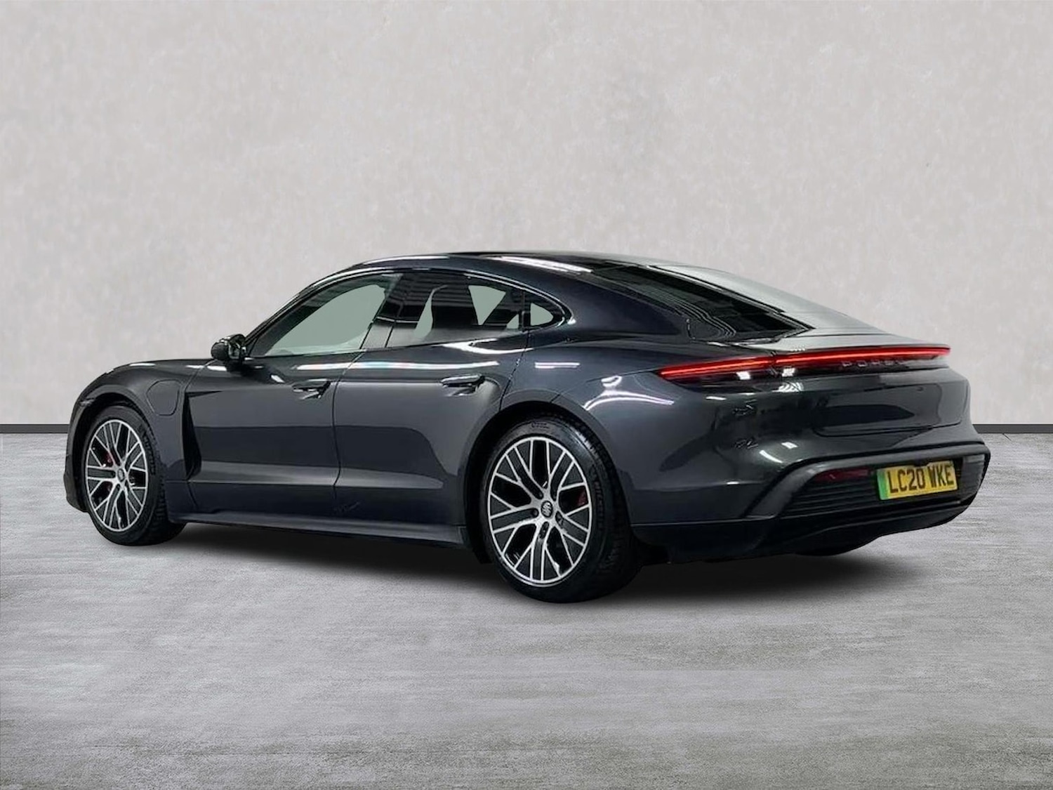 Used Porsche Taycan 2020 for sale - 78191952: Photo 4