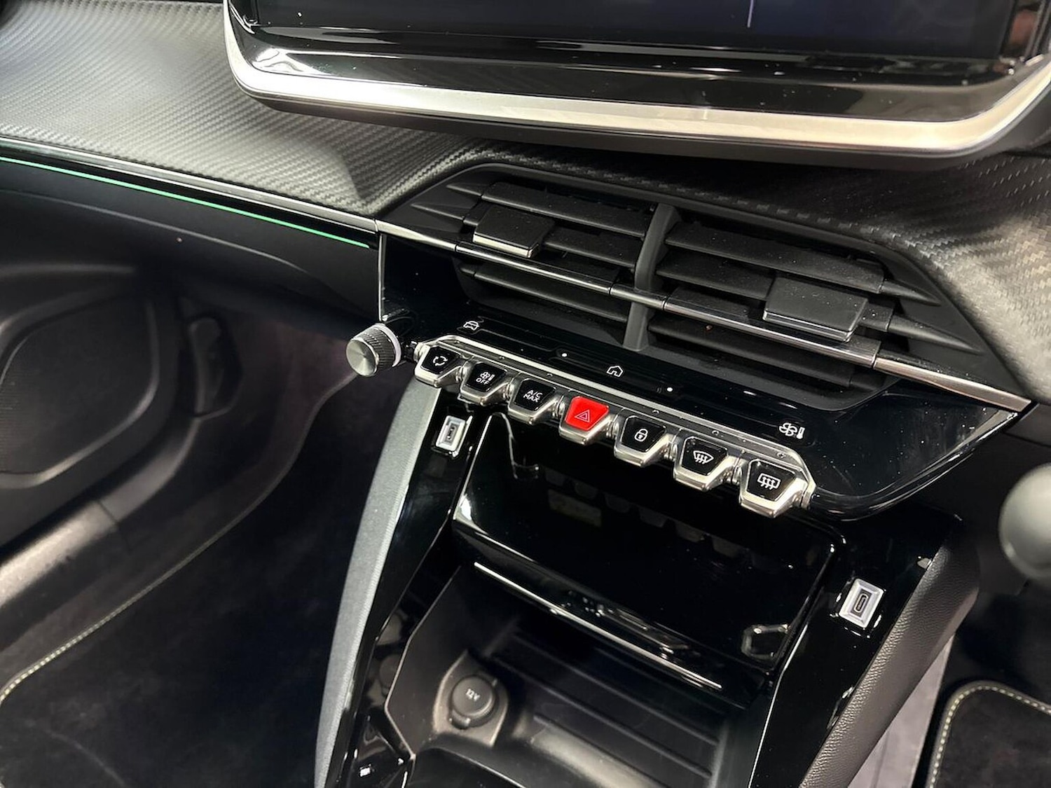 Used Peugeot 2008 2025 for sale - 77676391: Photo 12