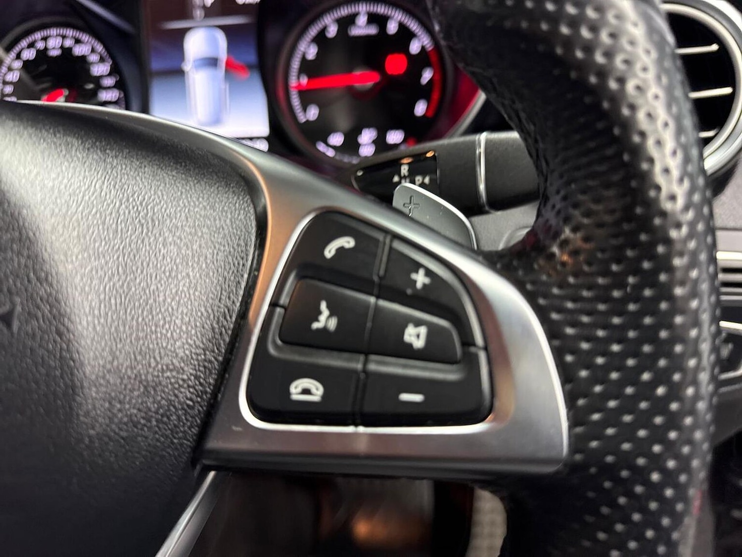 Used Mercedes-Benz GLC 2018 for sale - 76157227: Photo 25