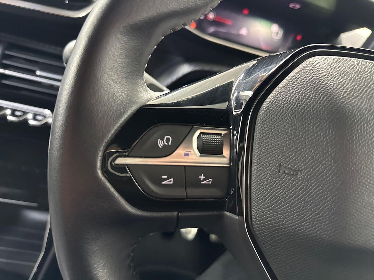 Used Peugeot 2008 2023 for sale - 77789515: Photo 24