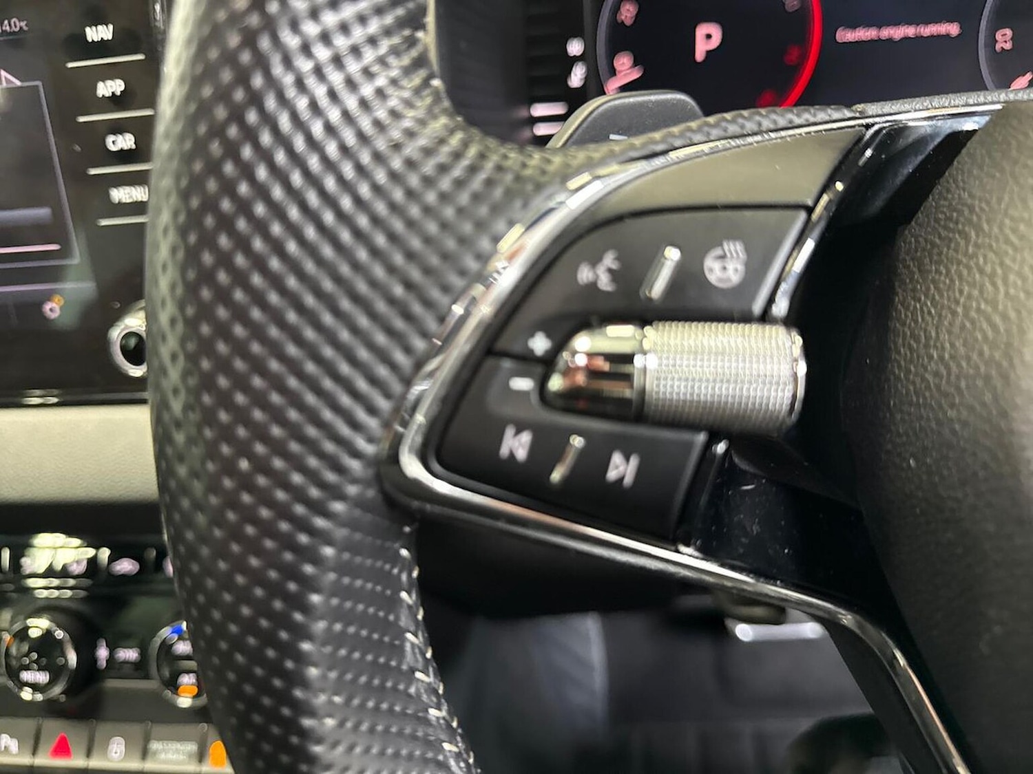 Used Skoda Karoq 2022 for sale - 76706498: Photo 24