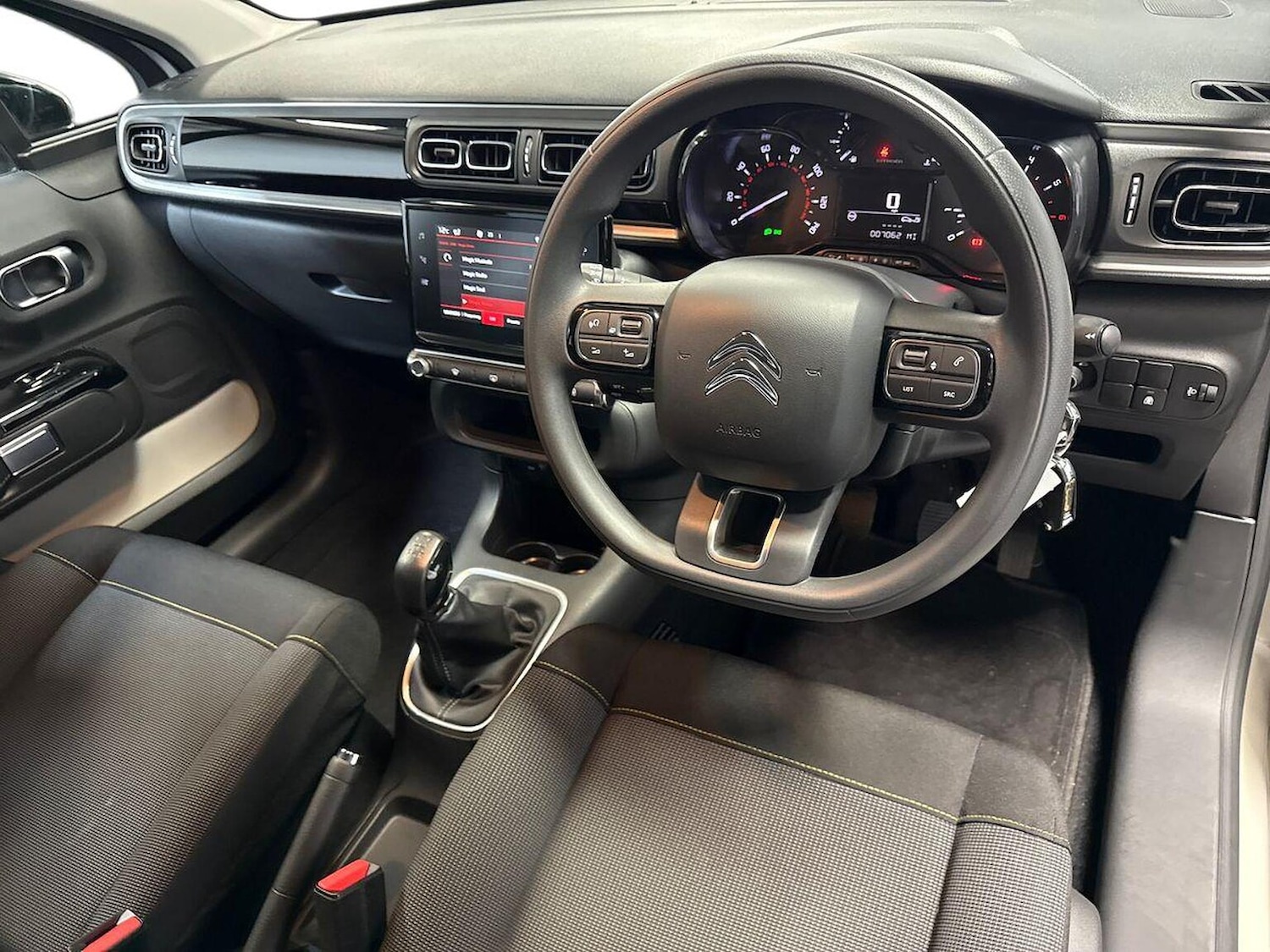 Used Citroen C3 2024 for sale - 76682548: Photo 15