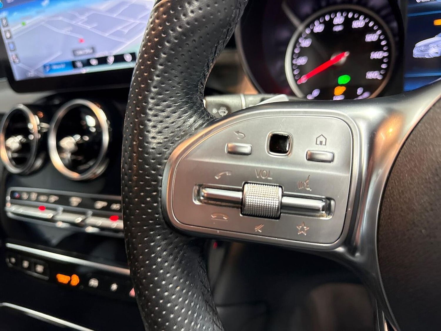 Used Mercedes-Benz GLC 2022 for sale - 77901603: Photo 24