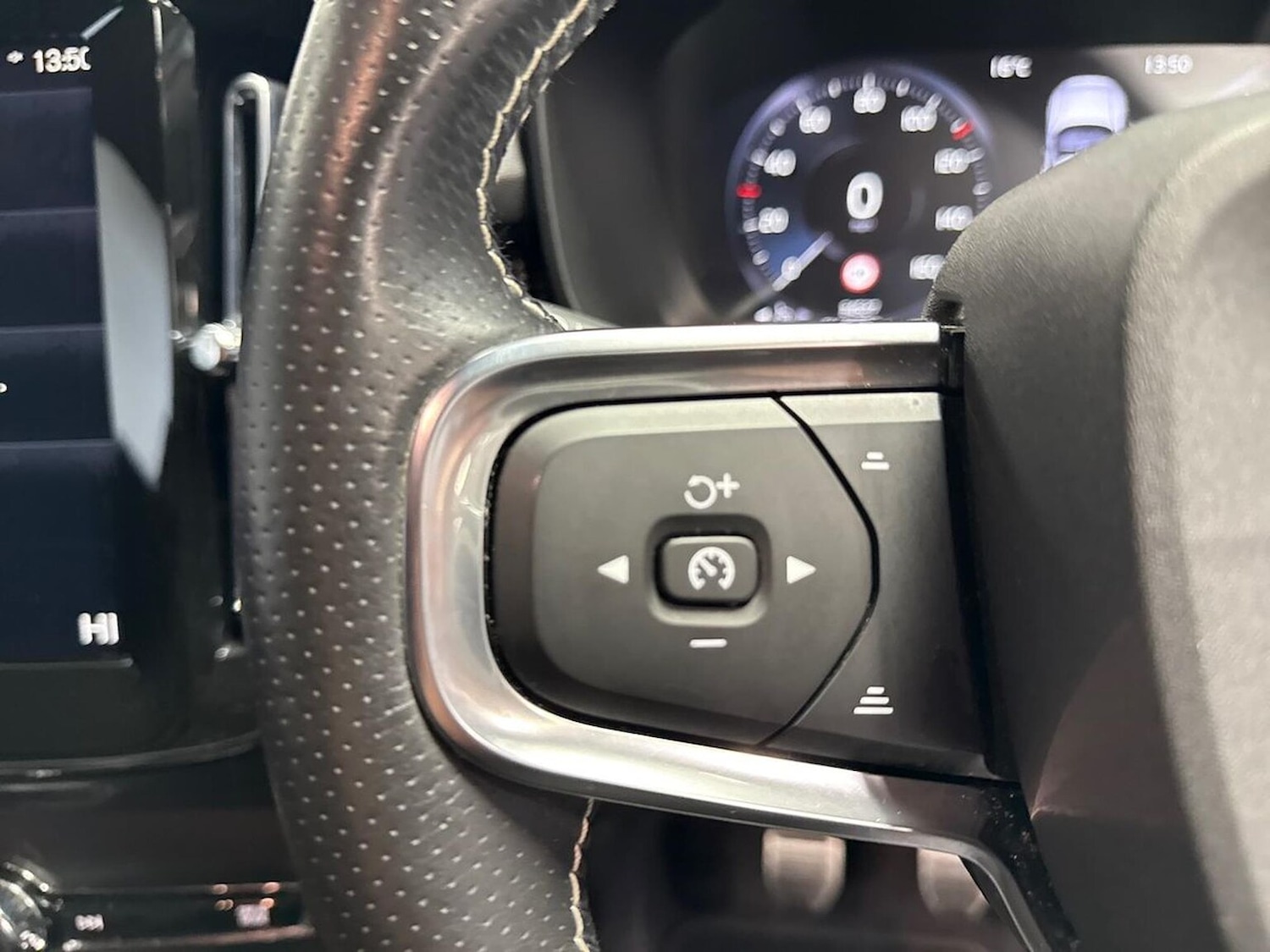 Used Volvo XC40 2021 for sale - 76396918: Photo 24