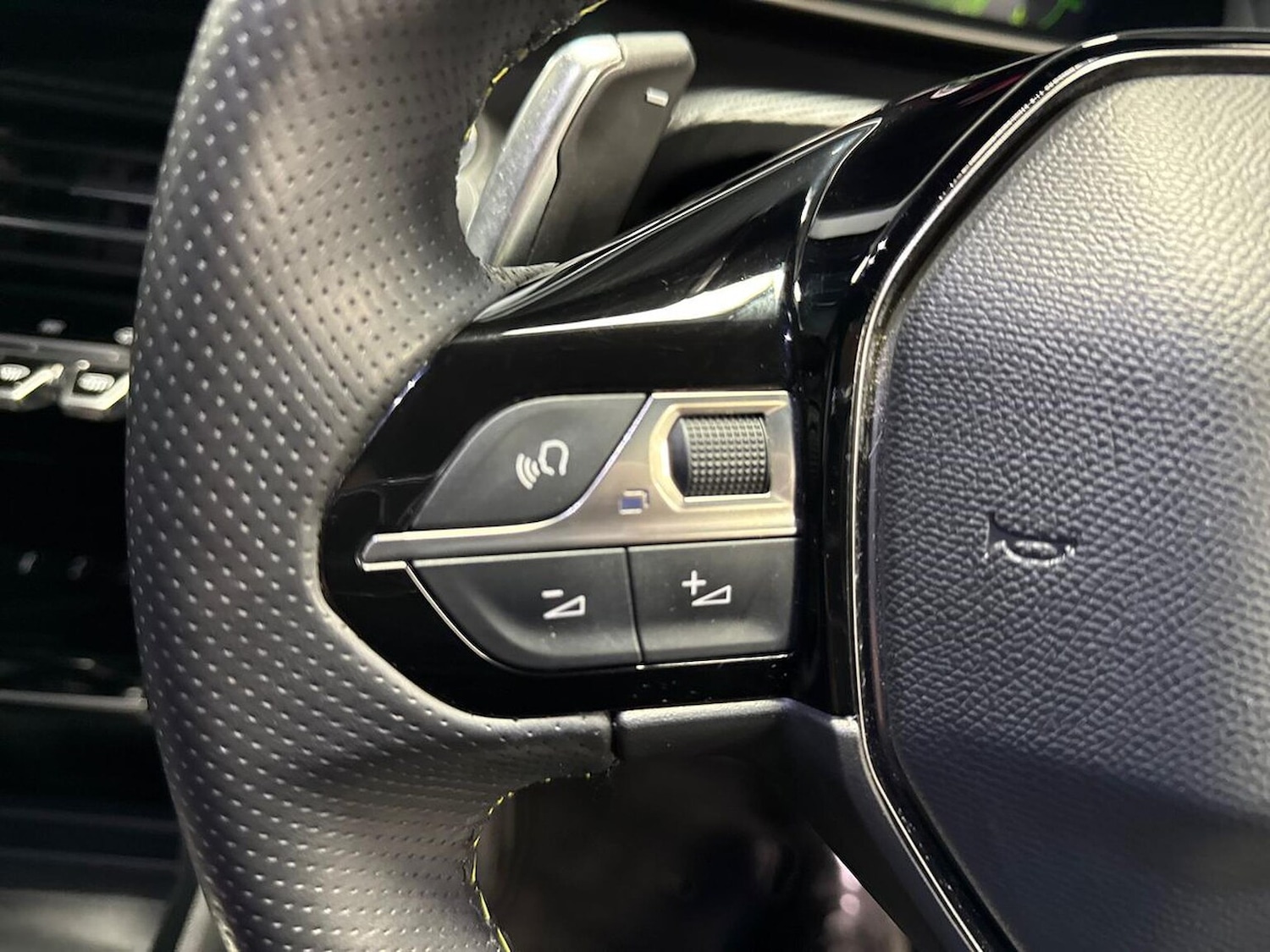 Used Peugeot 208 2021 for sale - 77024221: Photo 24