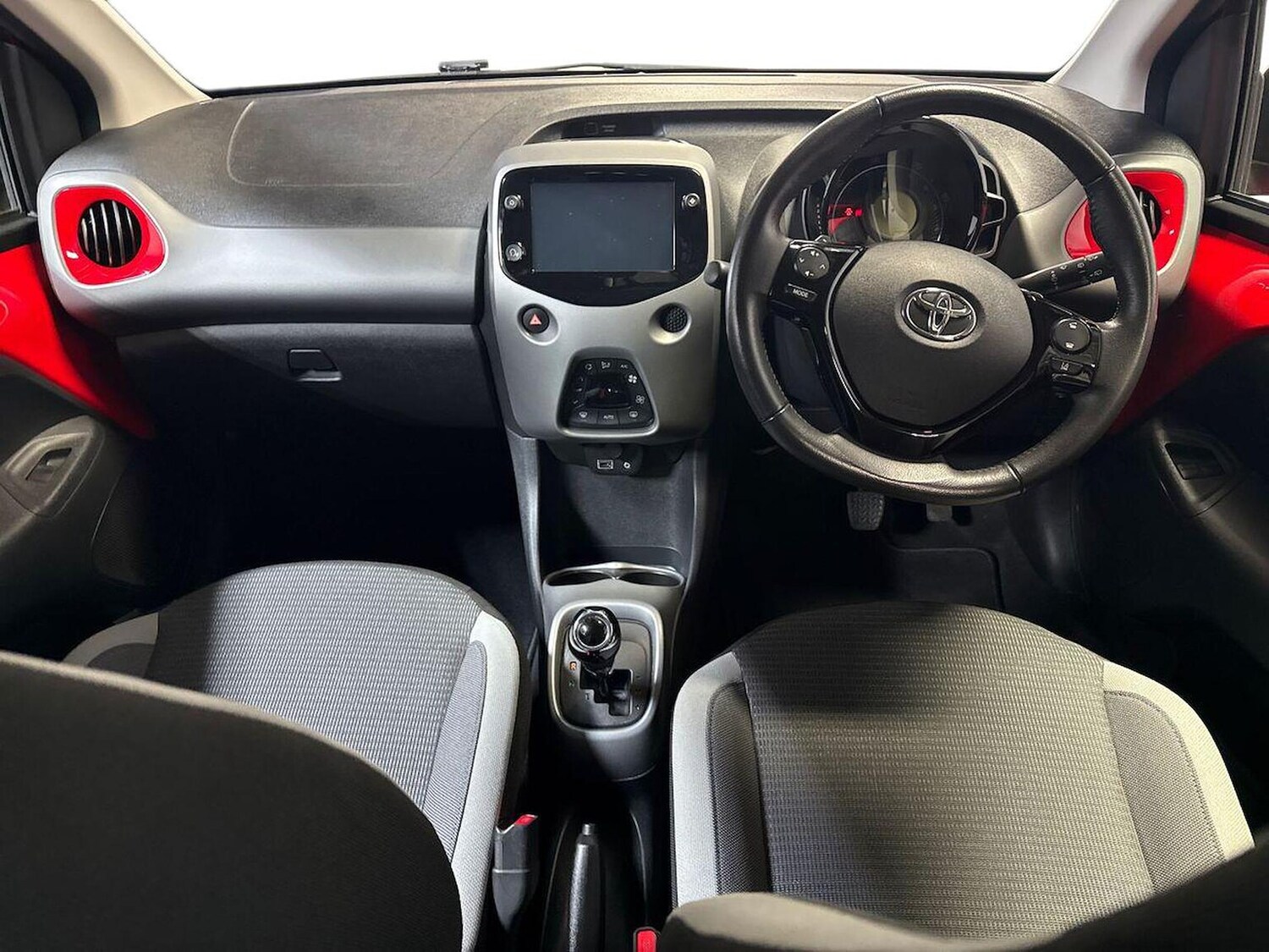 Used Toyota AYGO 2020 for sale - 77947332: Photo 8