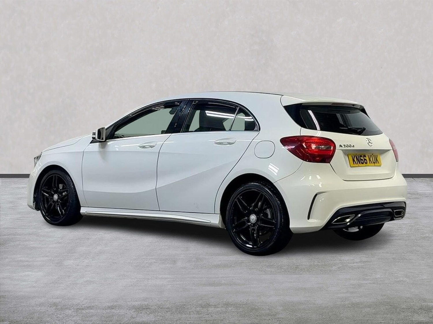 Used Mercedes-Benz A-Class 2016 for sale - 76026100: Photo 2