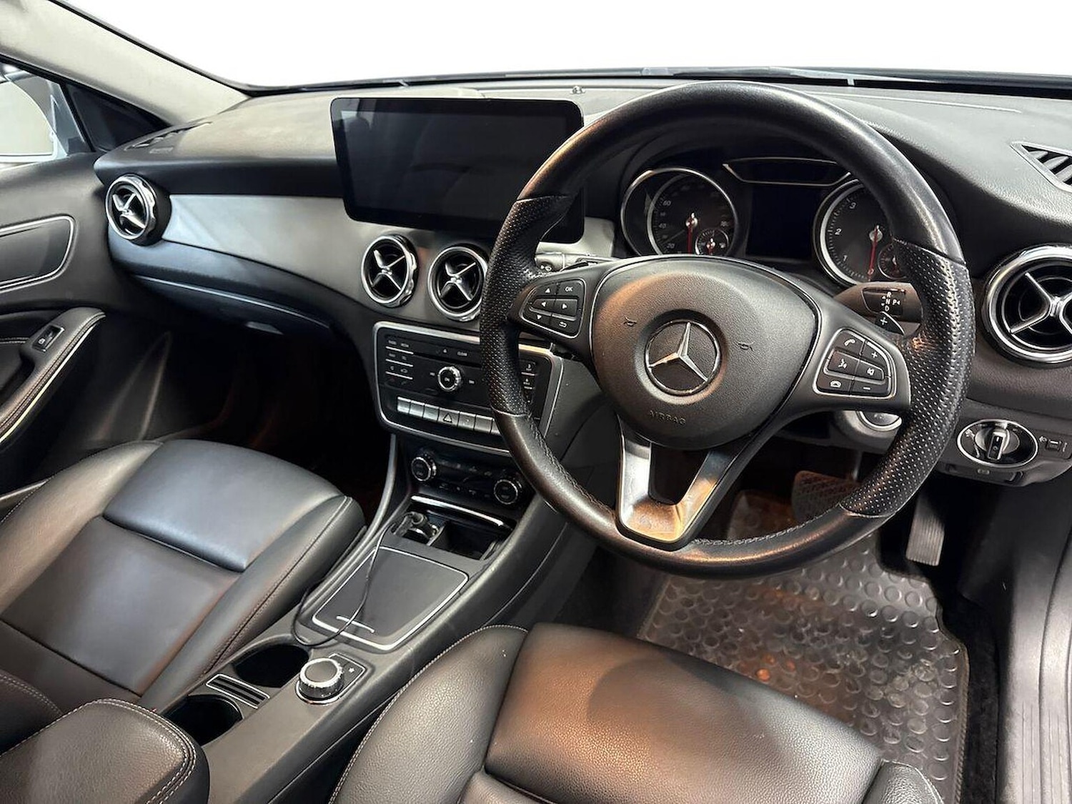 Used Mercedes-Benz GLA 2019 for sale - 76363390: Photo 8