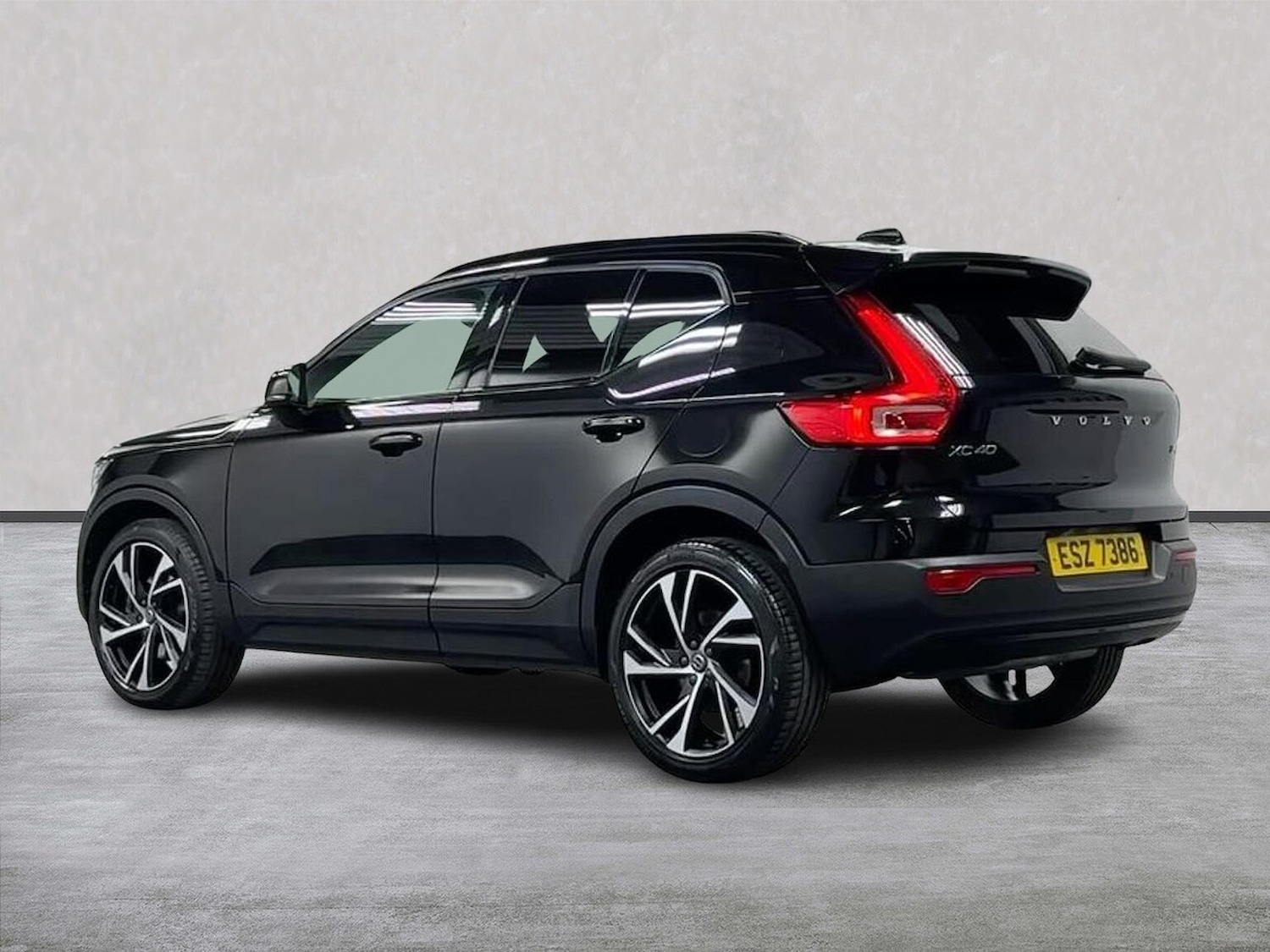 Used Volvo XC40 2020 for sale - 77931703: Photo 2