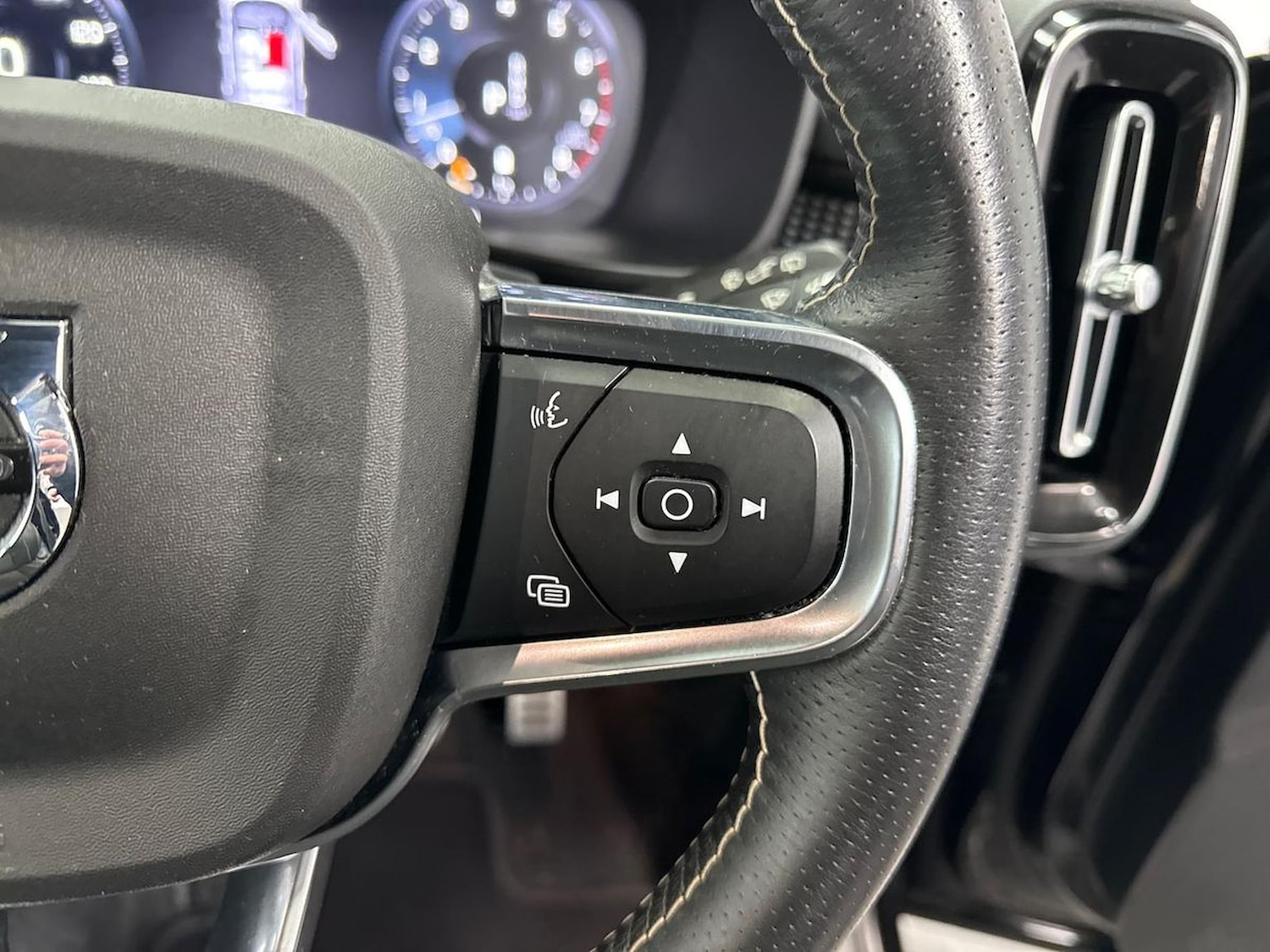 Used Volvo XC40 2020 for sale - 77931703: Photo 24