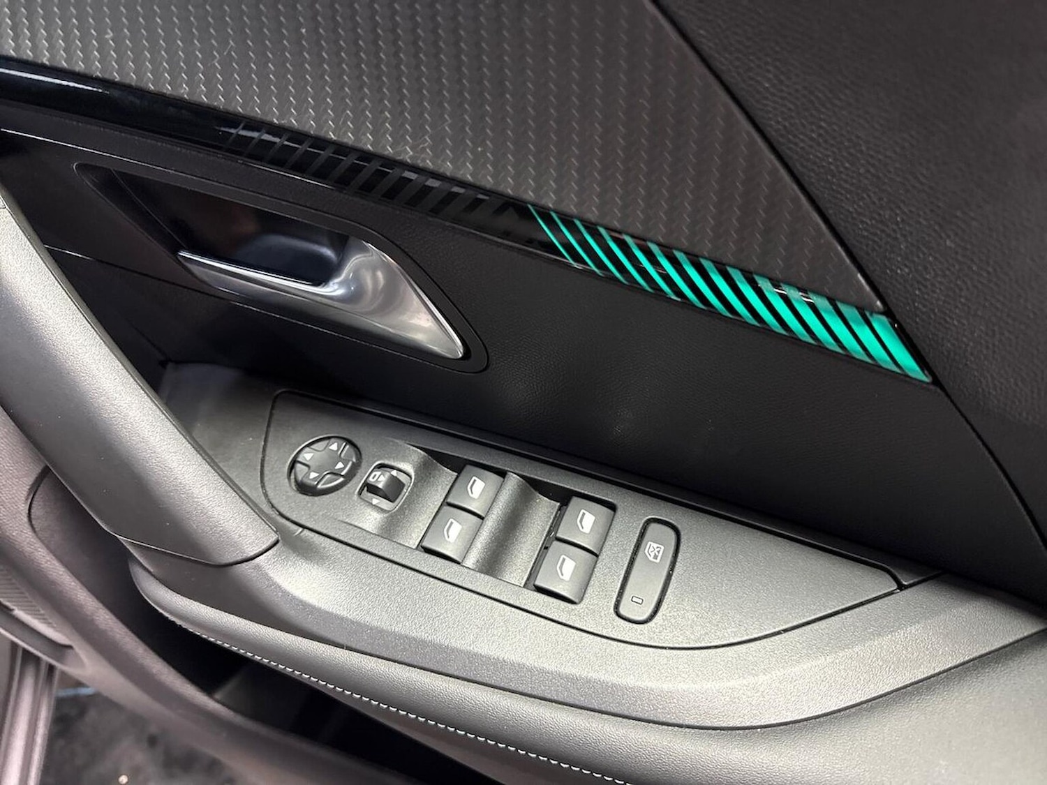 Used Peugeot 2008 2022 for sale - 77069984: Photo 21