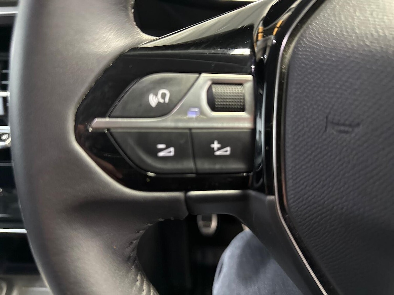 Used Peugeot 2008 2022 for sale - 77069984: Photo 25