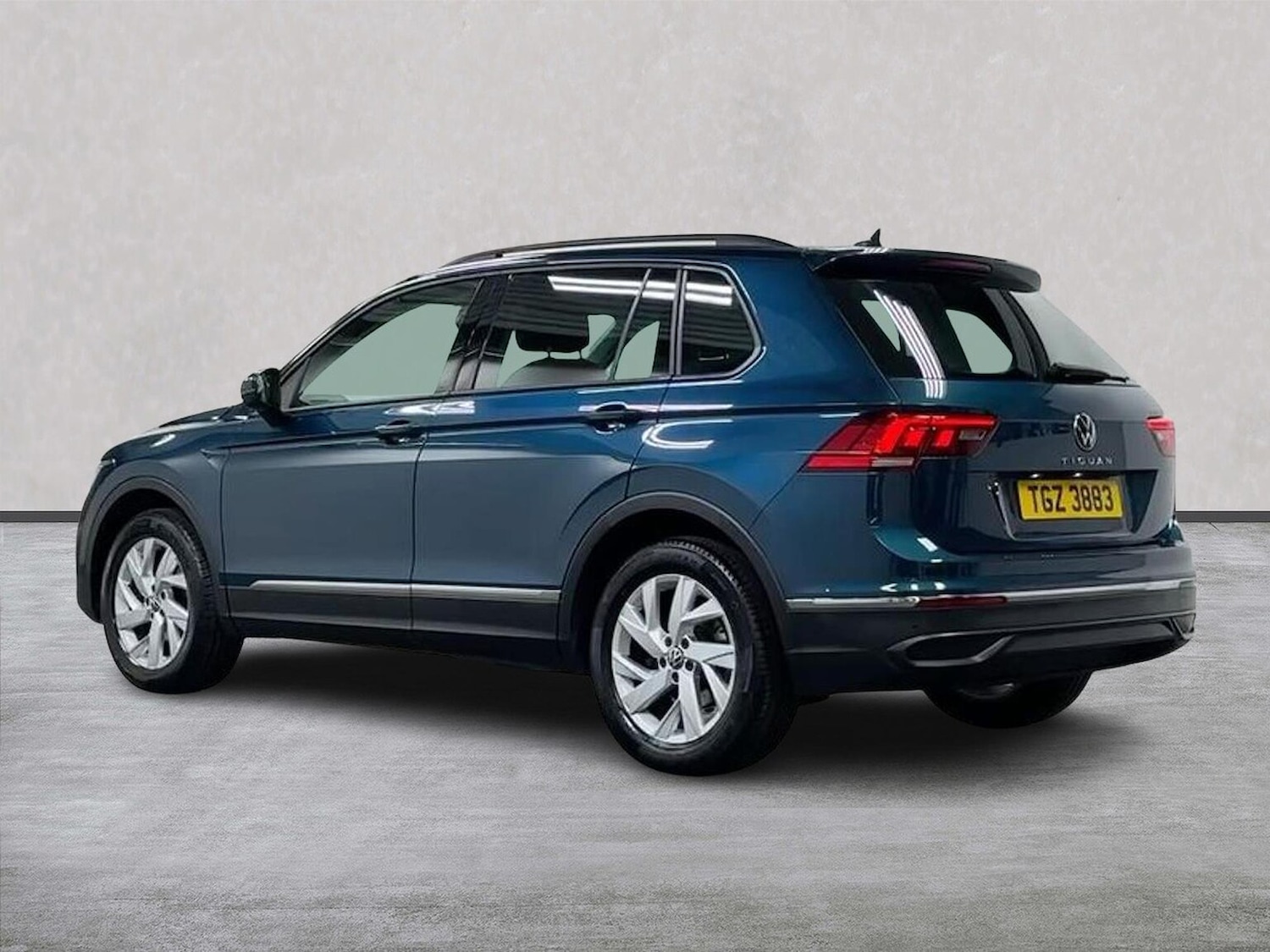 Used Volkswagen Tiguan 2021 for sale - 77980026: Photo 2