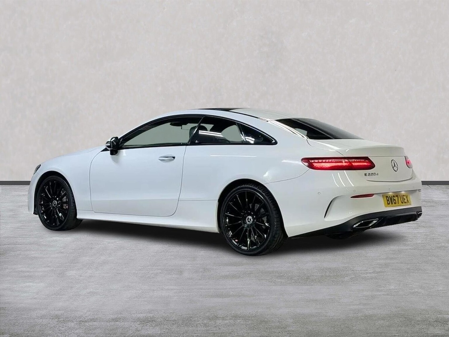 Used Mercedes-Benz E Class 2018 for sale - 76911235: Photo 2