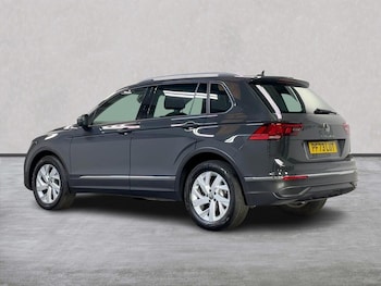 Used Volkswagen Tiguan 2023 for sale - 76212026: Photo 2
