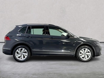 Used Volkswagen Tiguan 2023 for sale - 76212026: Photo 3