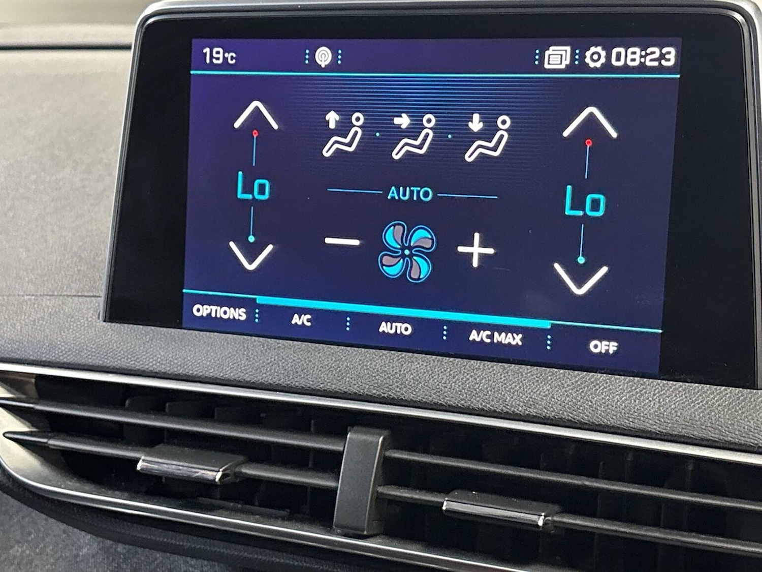 Used Peugeot 3008 2018 for sale - 76638876: Photo 12