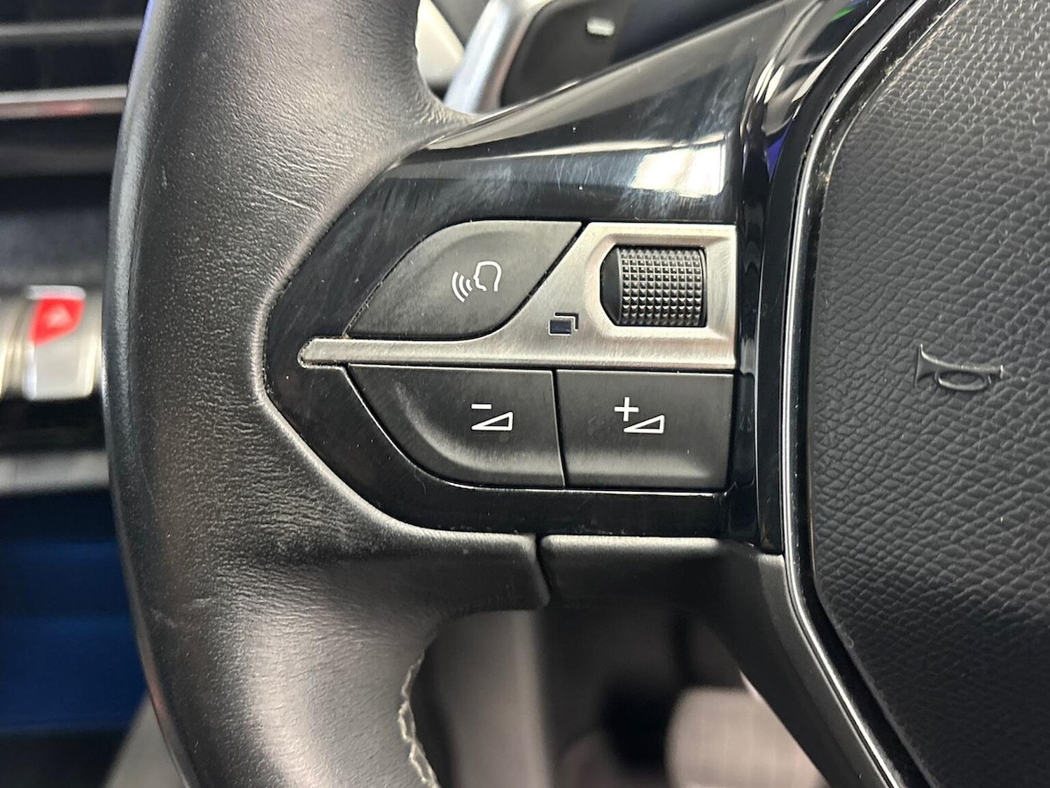 Used Peugeot 3008 2018 for sale - 76638876: Photo 25