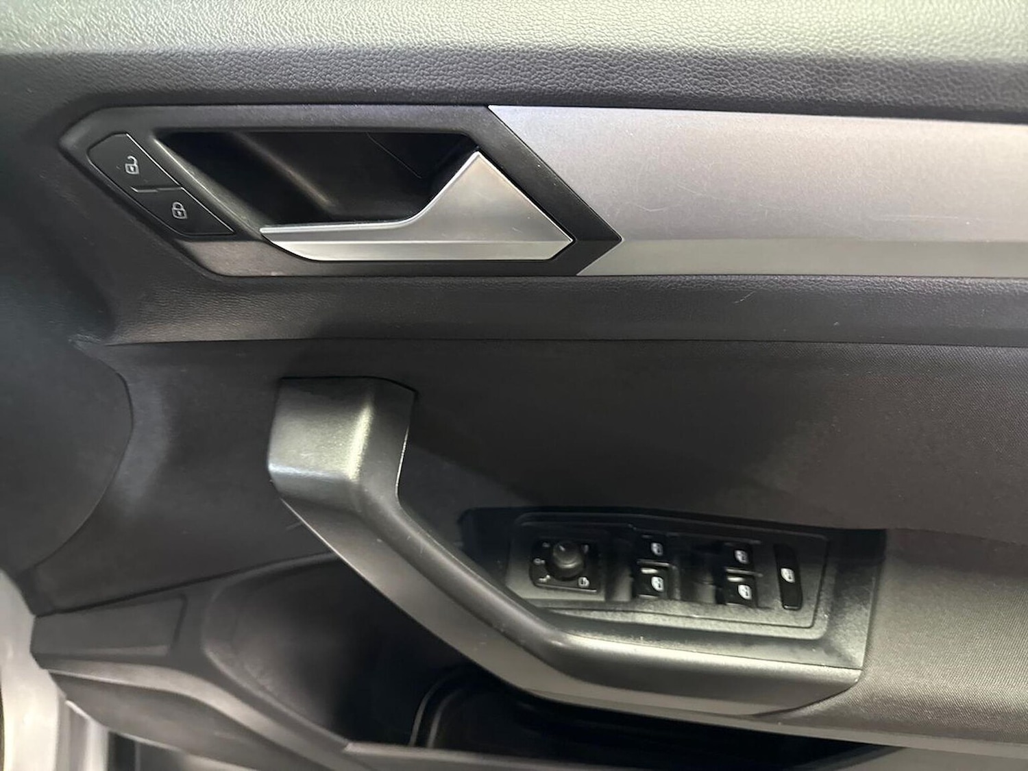 Used Volkswagen T-Roc 2022 for sale - 76918970: Photo 21