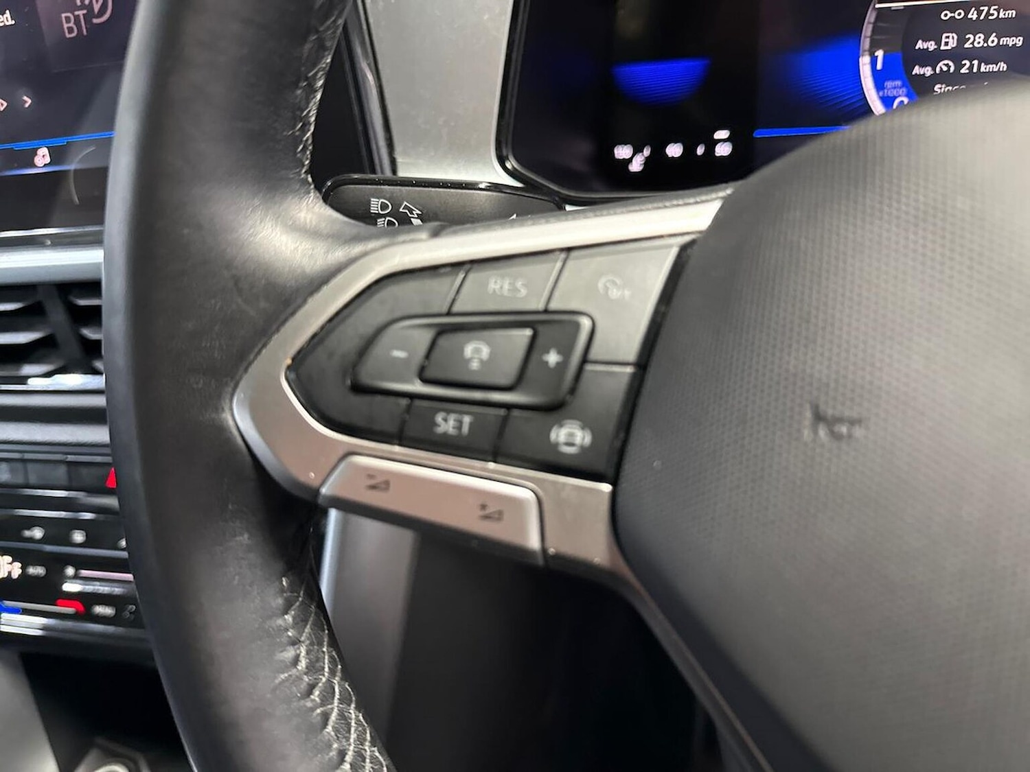 Used Volkswagen T-Roc 2022 for sale - 76918970: Photo 24