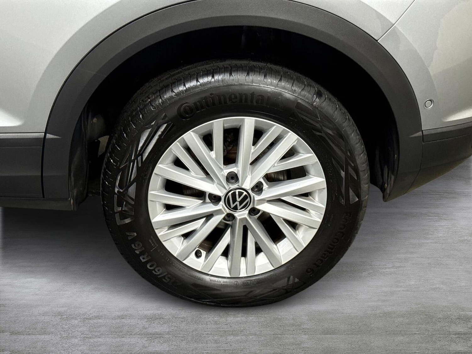 Used Volkswagen T-Roc 2022 for sale - 76918970: Photo 6