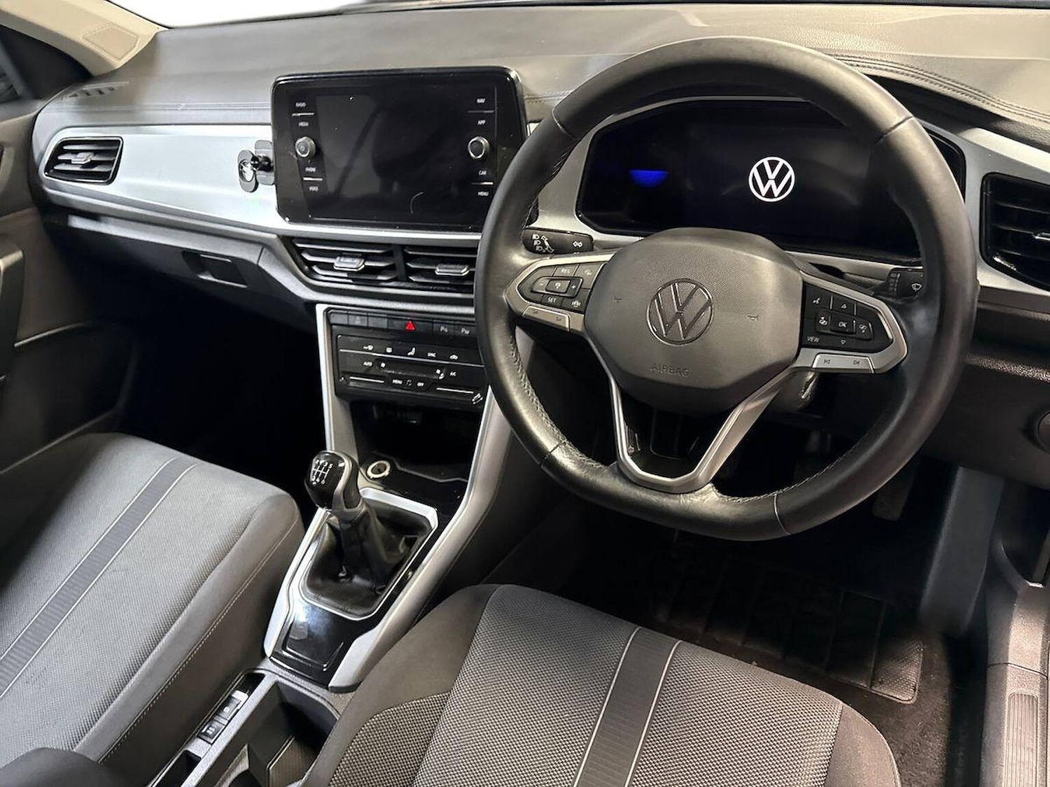 Used Volkswagen T-Roc 2022 for sale - 76918970: Photo 8