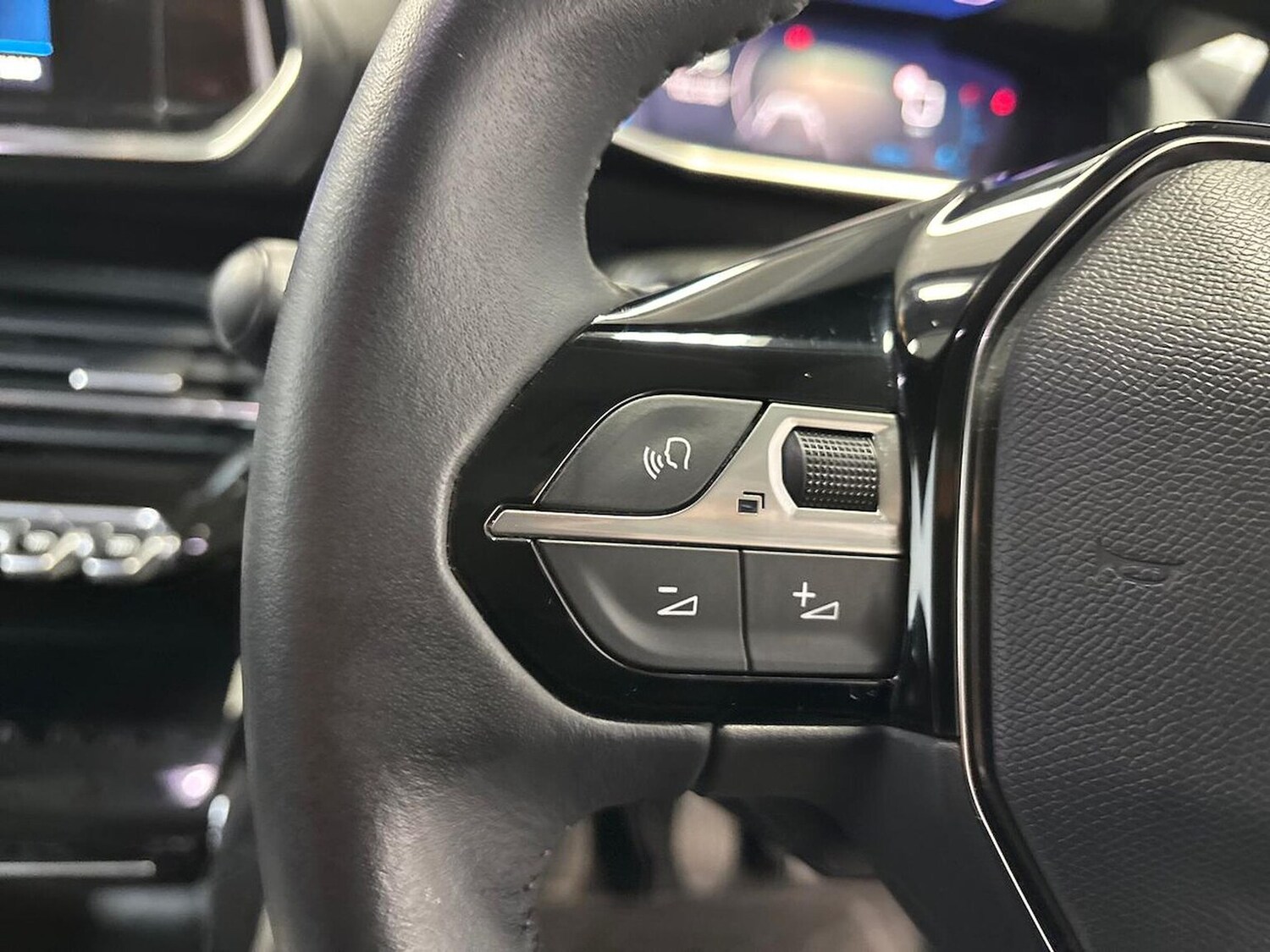 Used Peugeot 2008 2021 for sale - 76127218: Photo 24