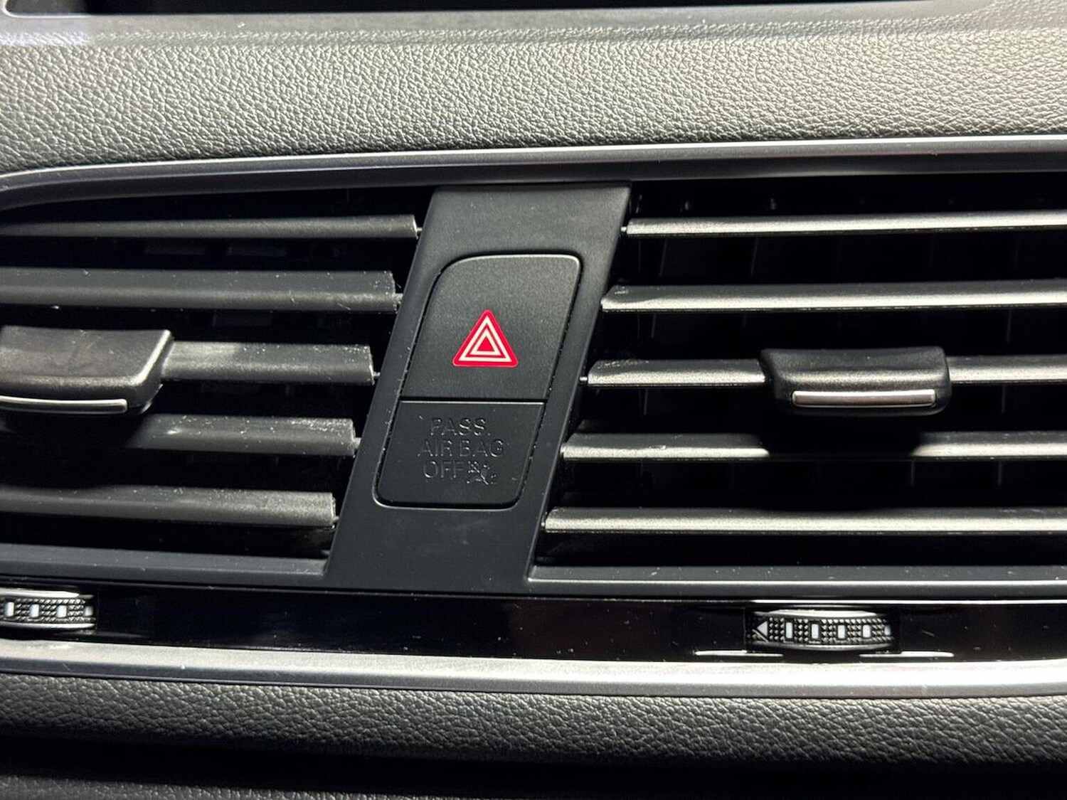 Used Audi Q3 2015 for sale - 77003659: Photo 22