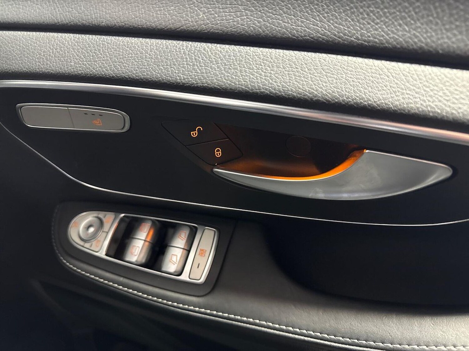 Used Mercedes-Benz V-Class 2023 for sale - 76455207: Photo 21