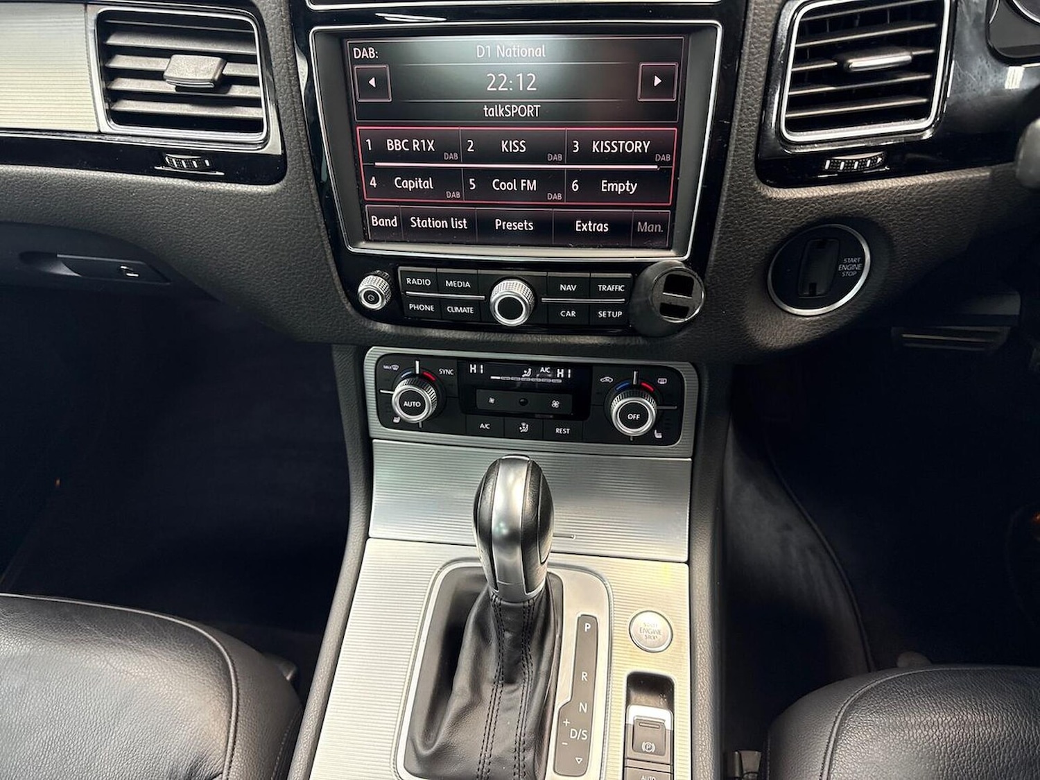 Used Volkswagen Touareg 2016 for sale - 77487777: Photo 13