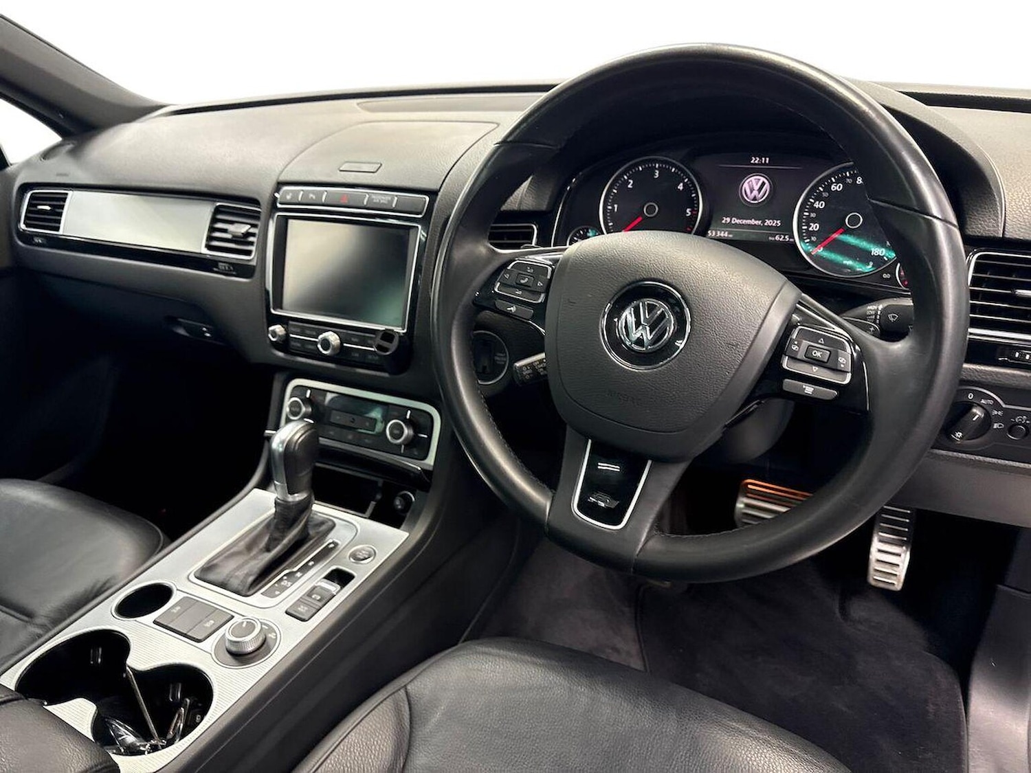 Used Volkswagen Touareg 2016 for sale - 77487777: Photo 15