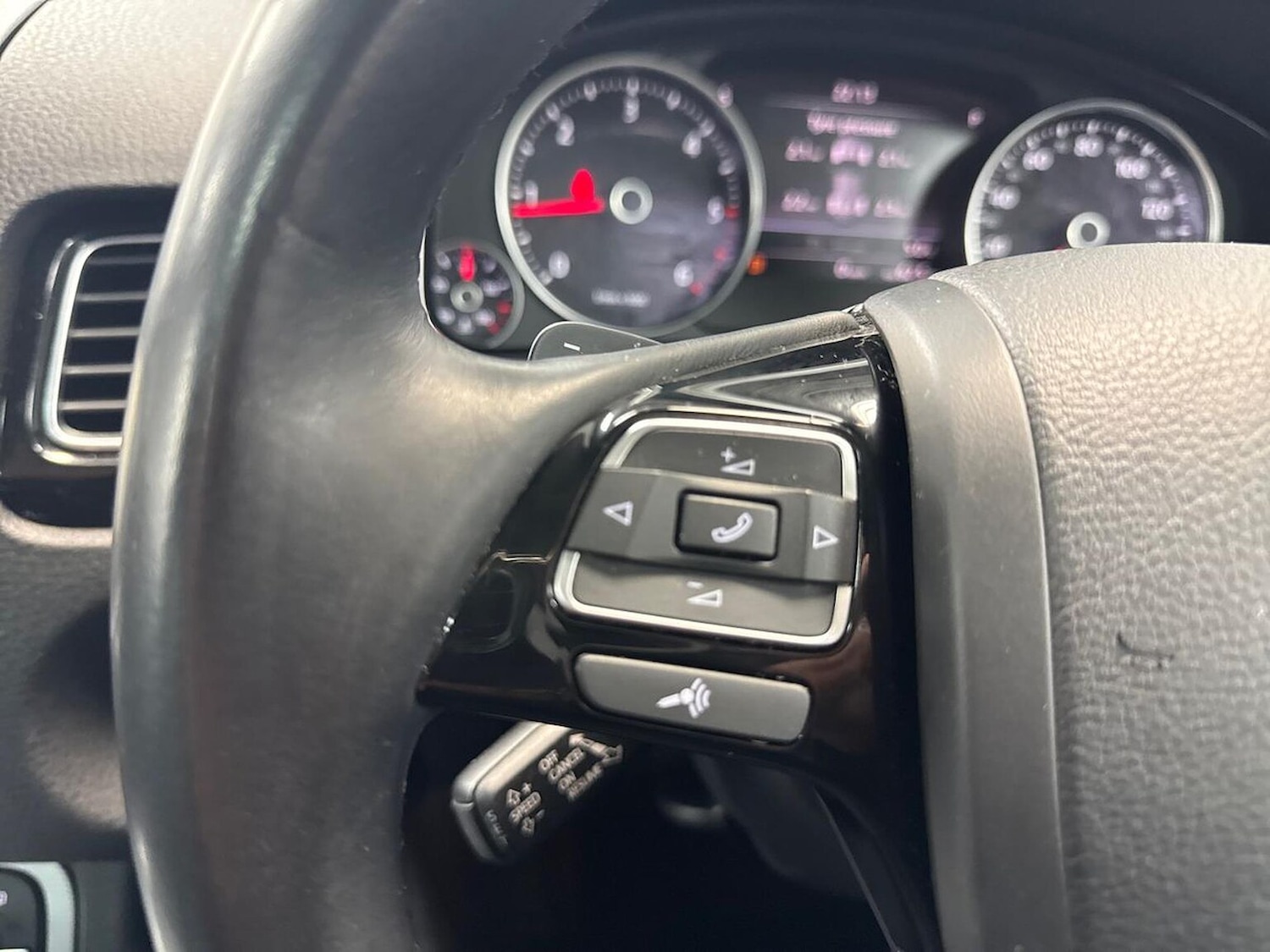 Used Volkswagen Touareg 2016 for sale - 77487777: Photo 24