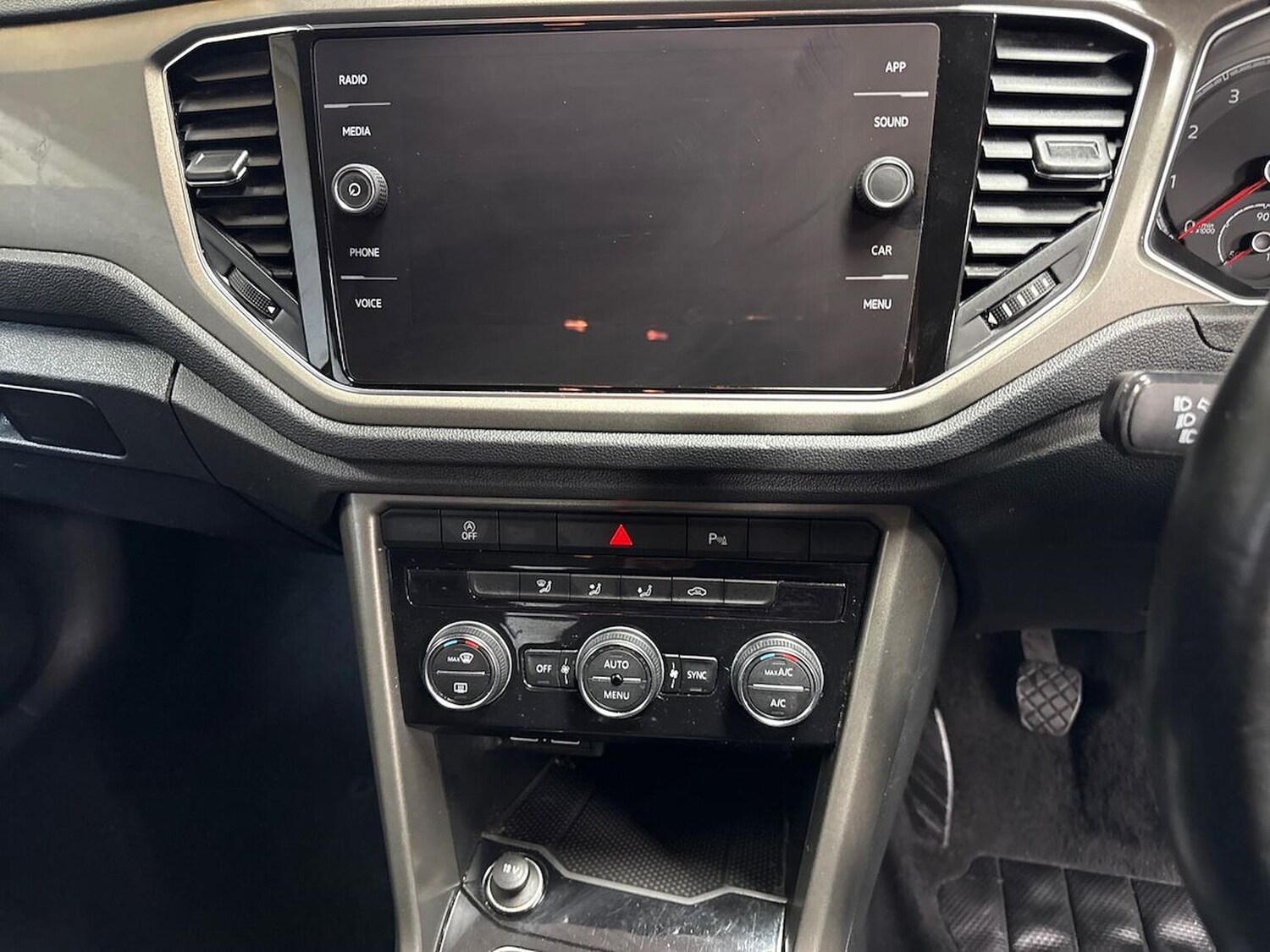 Used Volkswagen T-Roc 2020 for sale - 75956250: Photo 23