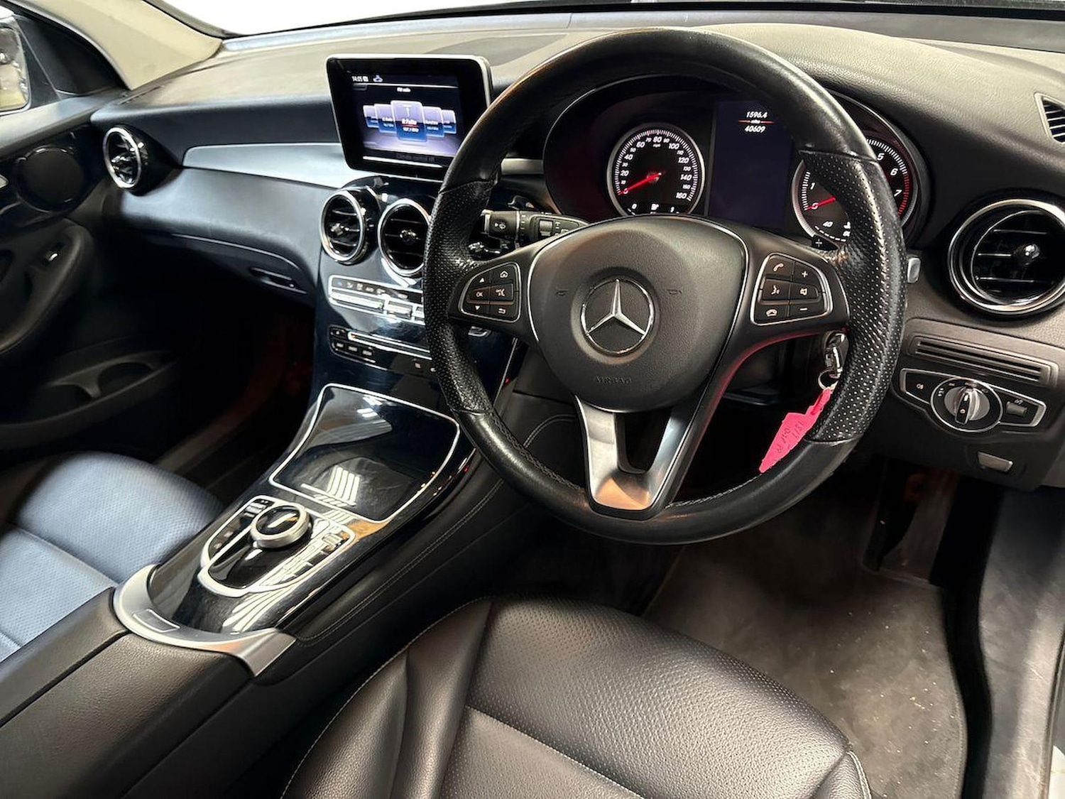 Used Mercedes-Benz GLC 2018 for sale - 76352454: Photo 15