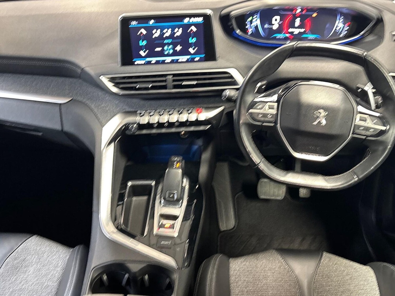 Used Peugeot 3008 2018 for sale - 76958798: Photo 8