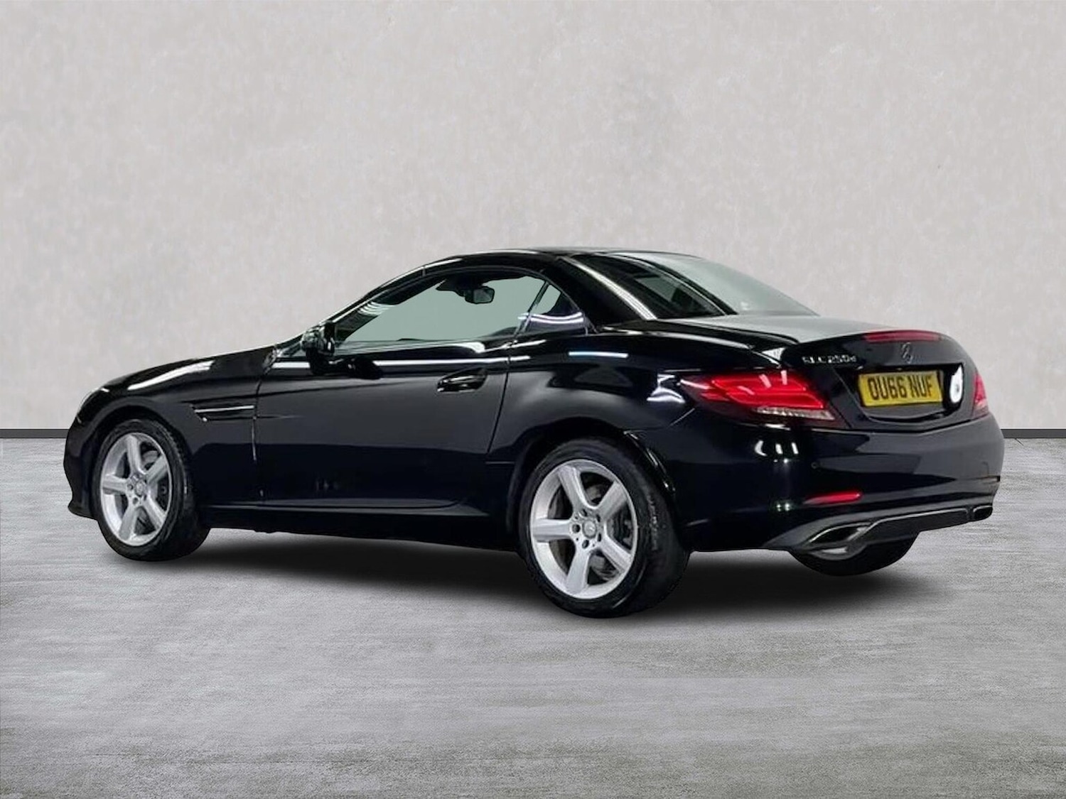 Used Mercedes-Benz SLC 2016 for sale - 77629350: Photo 2