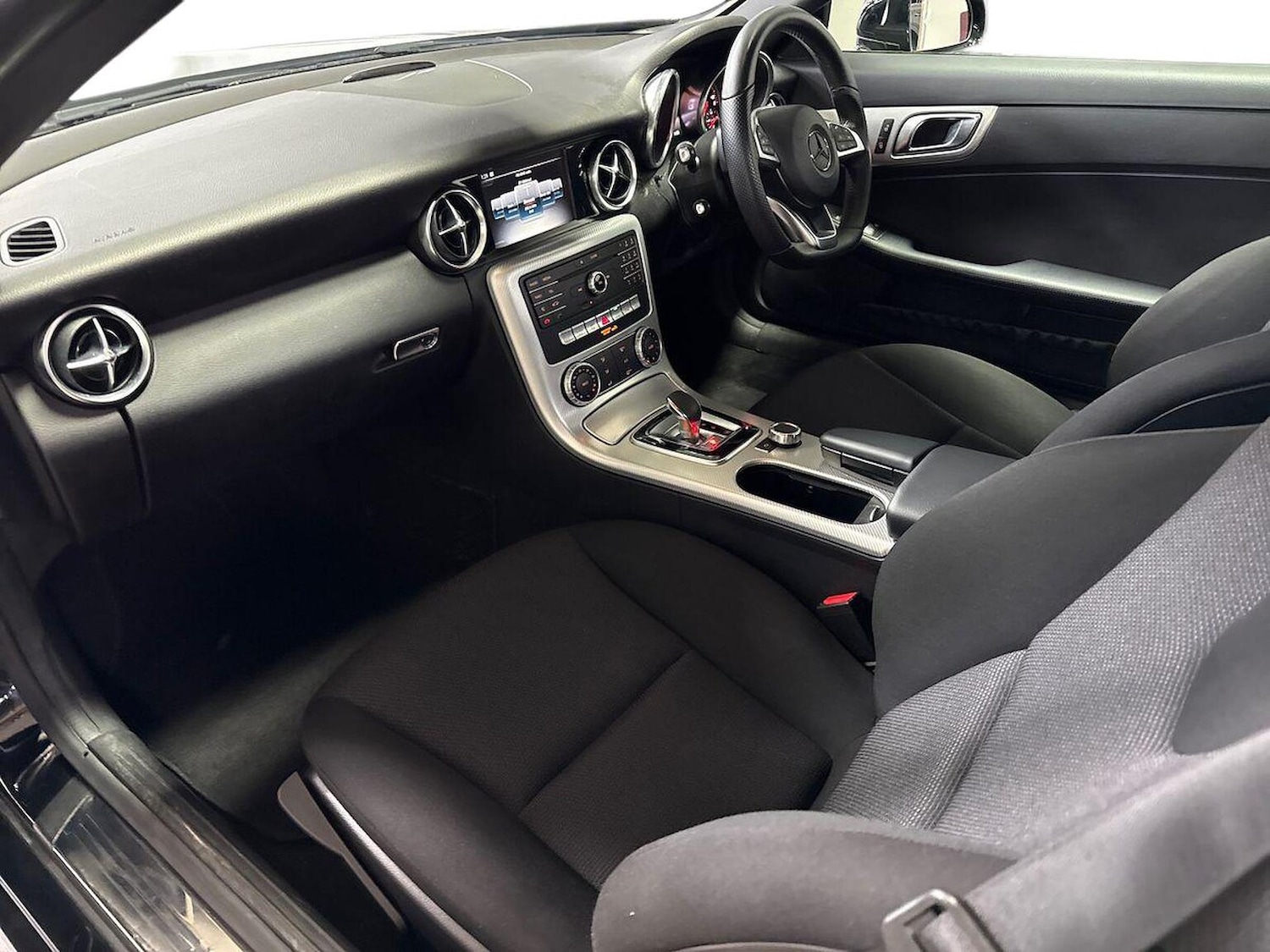 Used Mercedes-Benz SLC 2016 for sale - 77629350: Photo 7