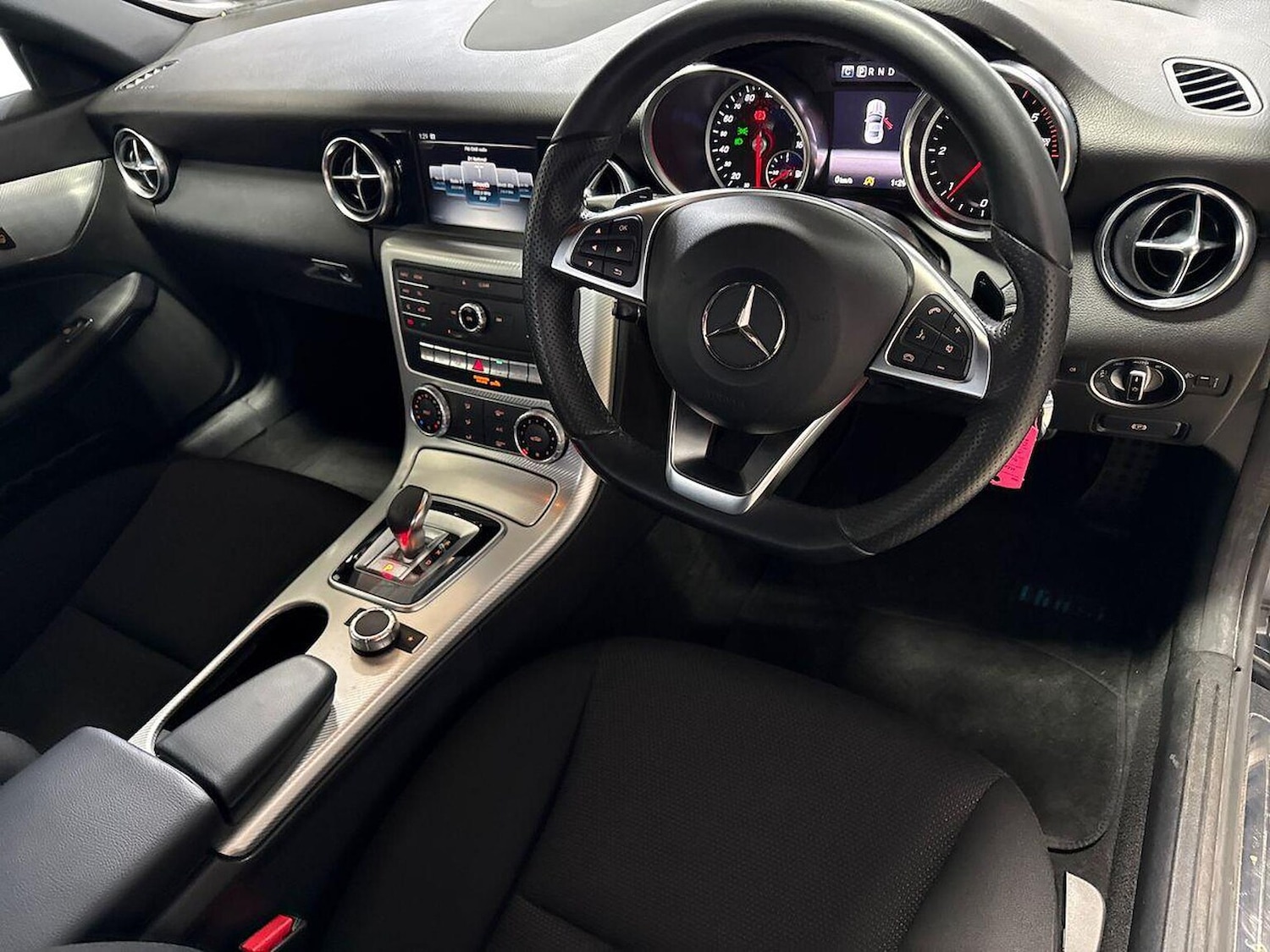 Used Mercedes-Benz SLC 2016 for sale - 77629350: Photo 9