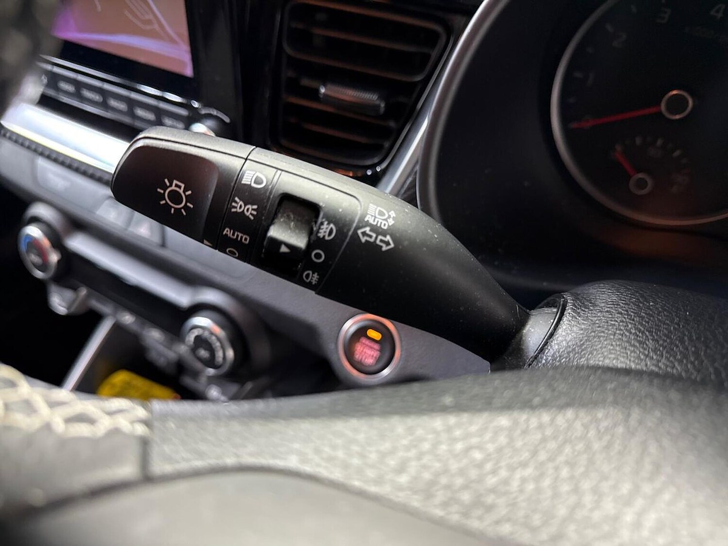 Used Kia Stonic 2022 for sale - 78191373: Photo 29