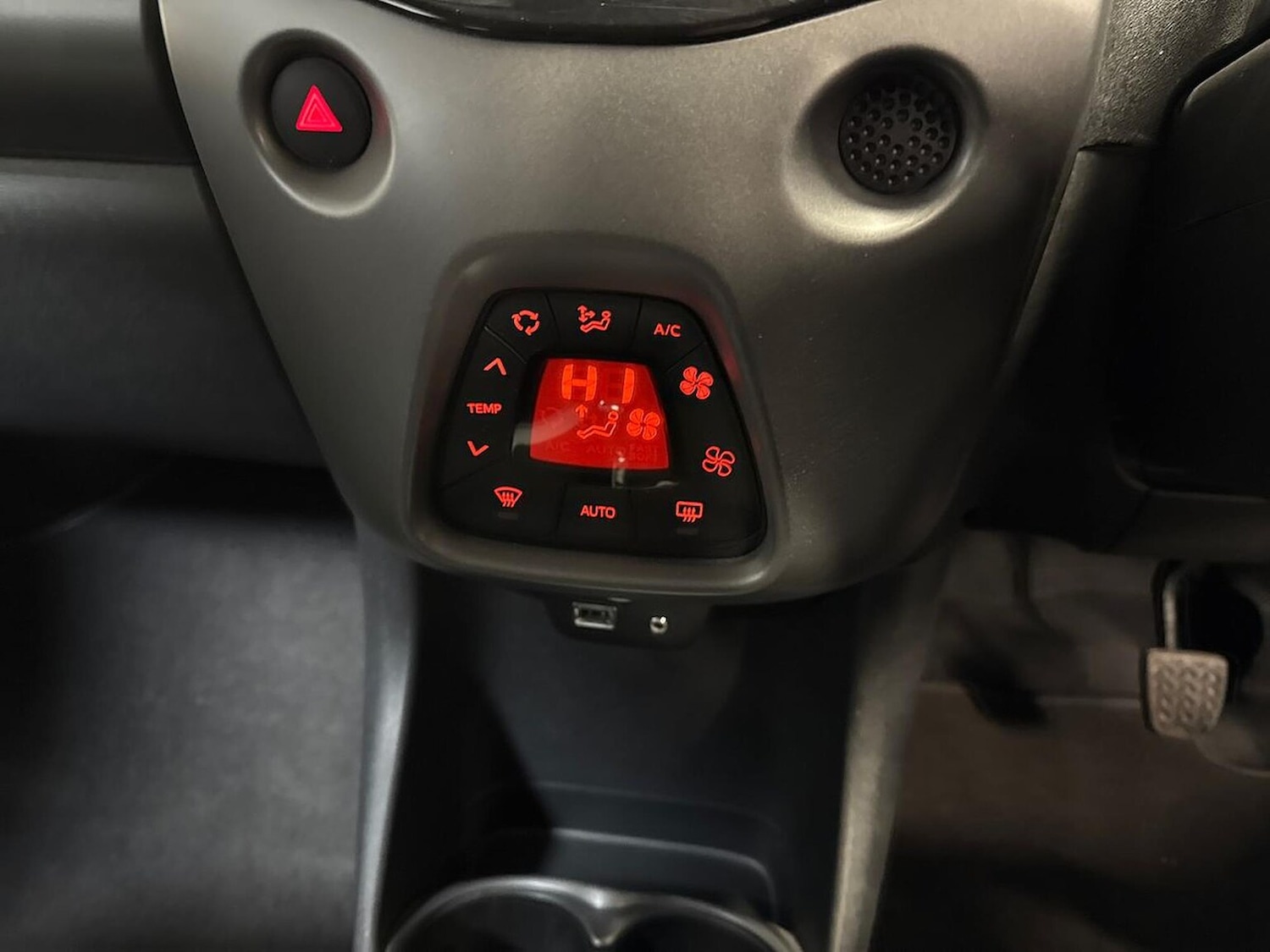Used Toyota AYGO 2021 for sale - 76986909: Photo 12