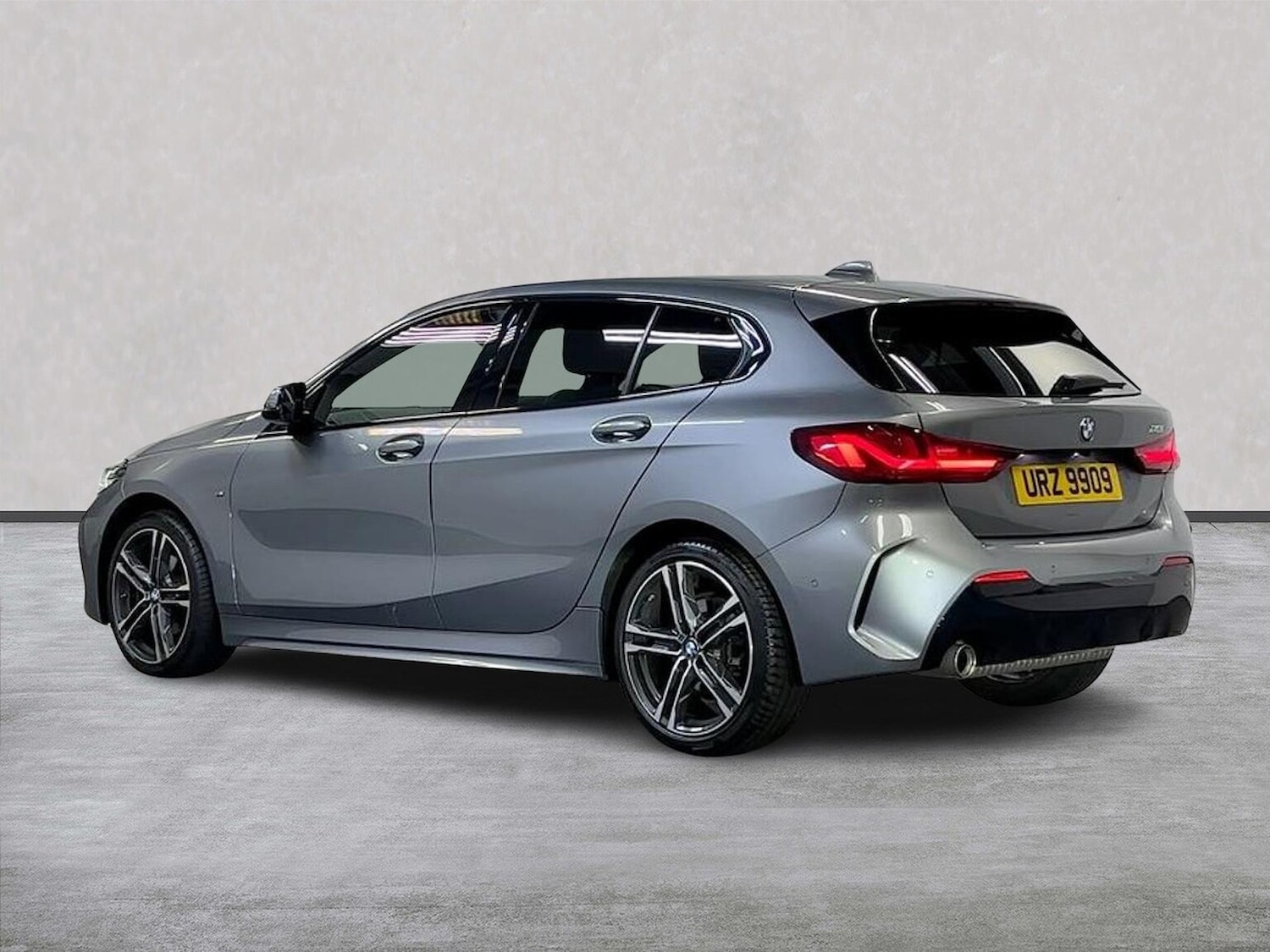 Used BMW 1 Series 2023 for sale - 76589162: Photo 2